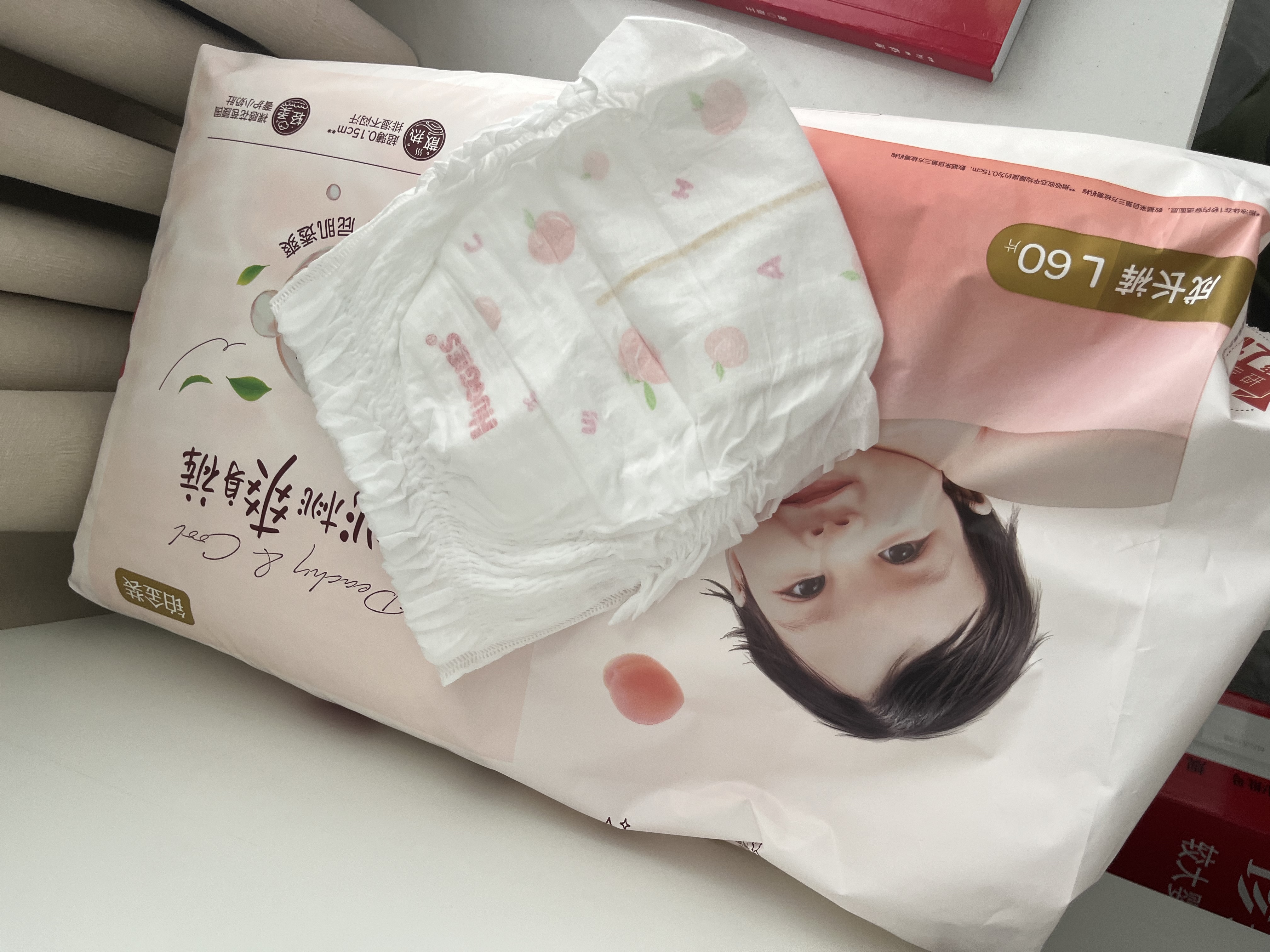 好奇铂金装纸尿裤 婴儿尿不湿宝宝幼儿干爽超薄透气柔软小桃裤 M 1包 64片 [6-11kg] 实拍图