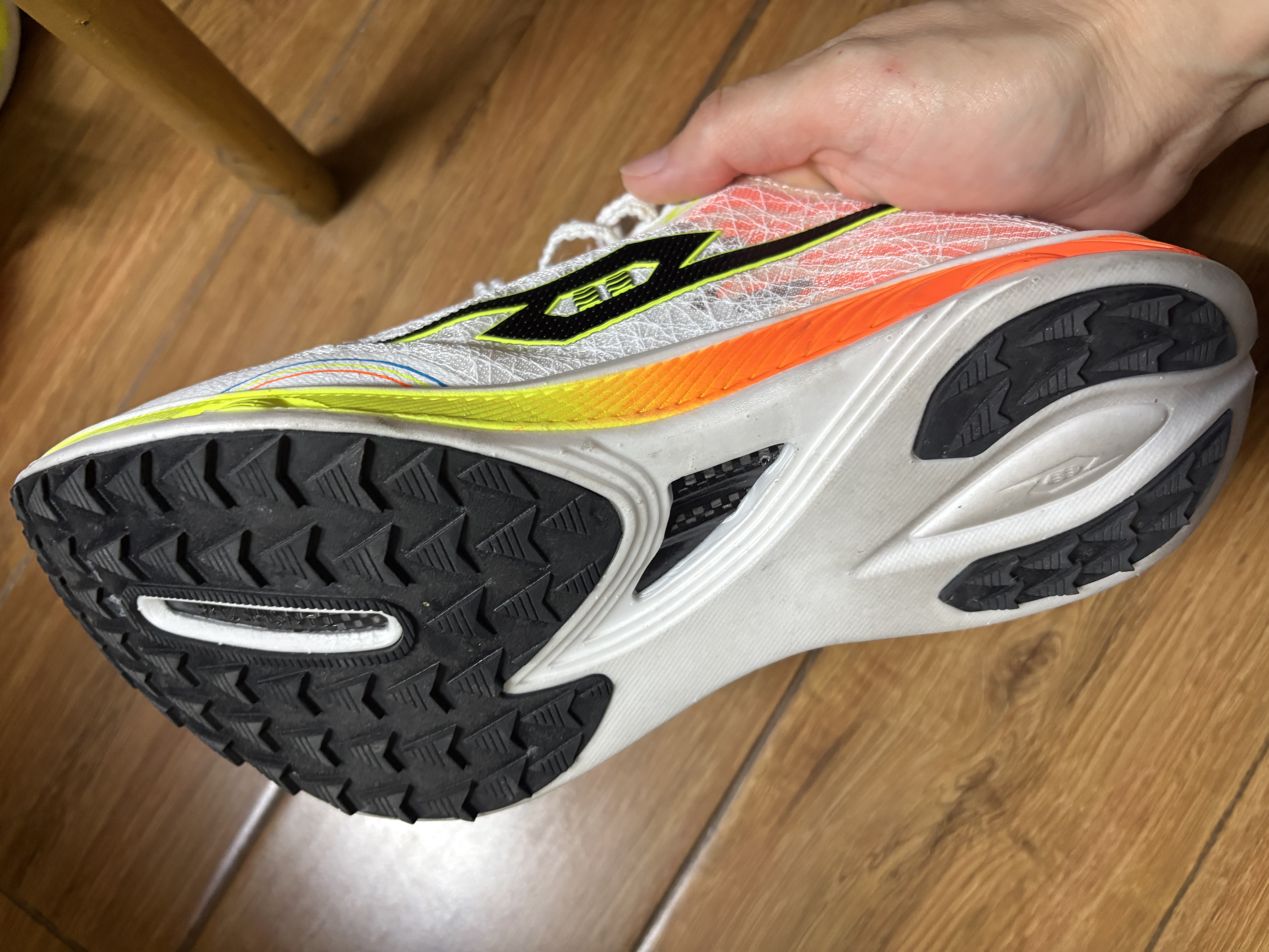 TANSHEZHE弹射者跑步鞋男鞋黑马竞速碳板田径鞋体测学生体育透气防滑运动鞋 黑马3.0-白橘【建议拍大一码】 41 实拍图