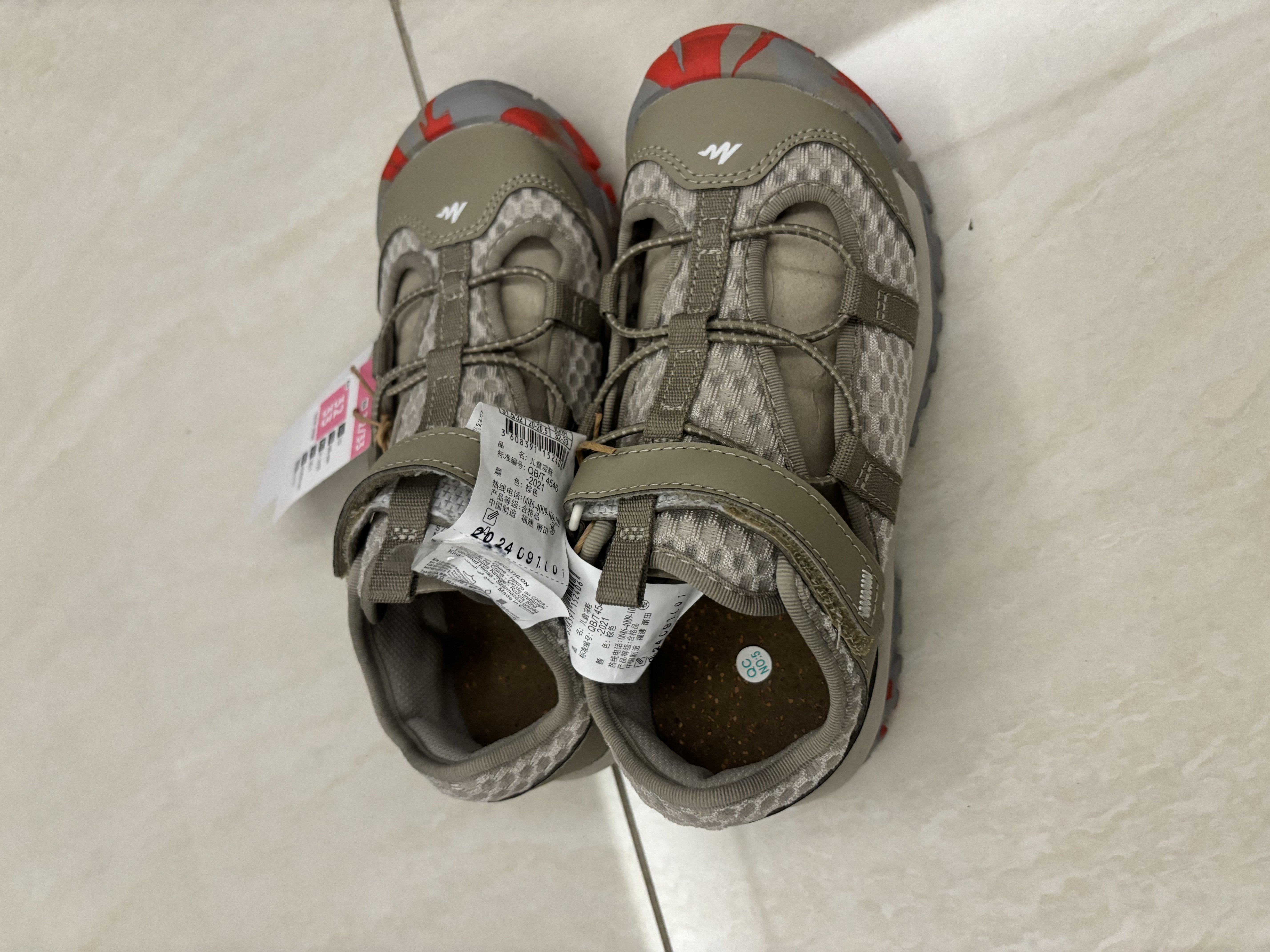 迪卡侬（DECATHLON）儿童凉鞋透气MH150夏防滑耐磨洞洞鞋包头鞋5158418 实拍图