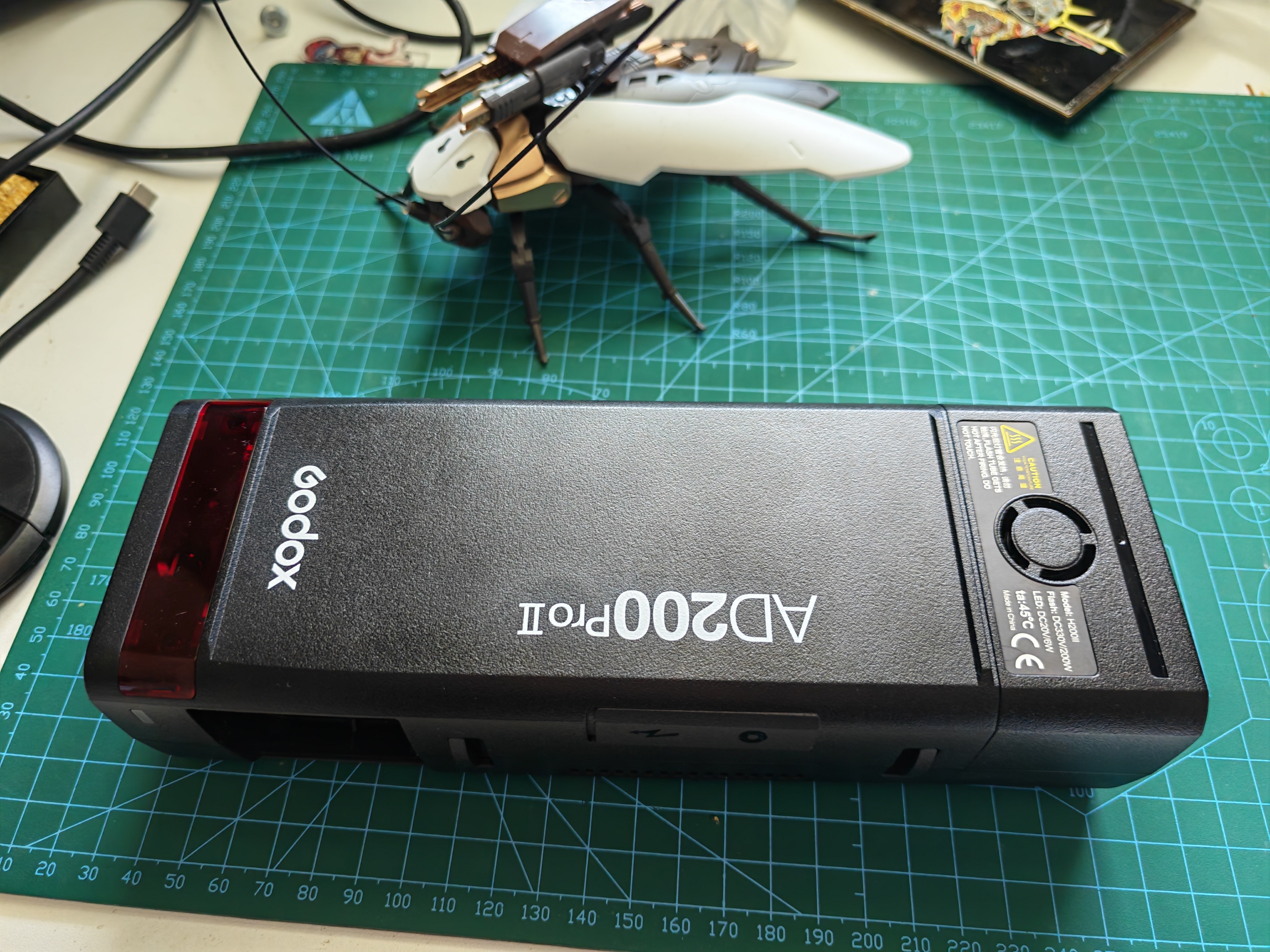 神牛闪光灯 AD200pro 二代闪光灯 锂电池 口袋便携 外拍 摄影补光灯 单反相机 高速TTL 闪光灯 AD200ProII【入会享好礼-灯架/惊喜礼包】 官方标配（引闪器套餐需备注相机型号） 实拍图