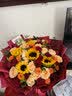 艾斯维娜鲜花速递向日葵混搭花束生日礼物全国同城配送 33朵玫瑰+5朵向日葵混搭花束 实拍图