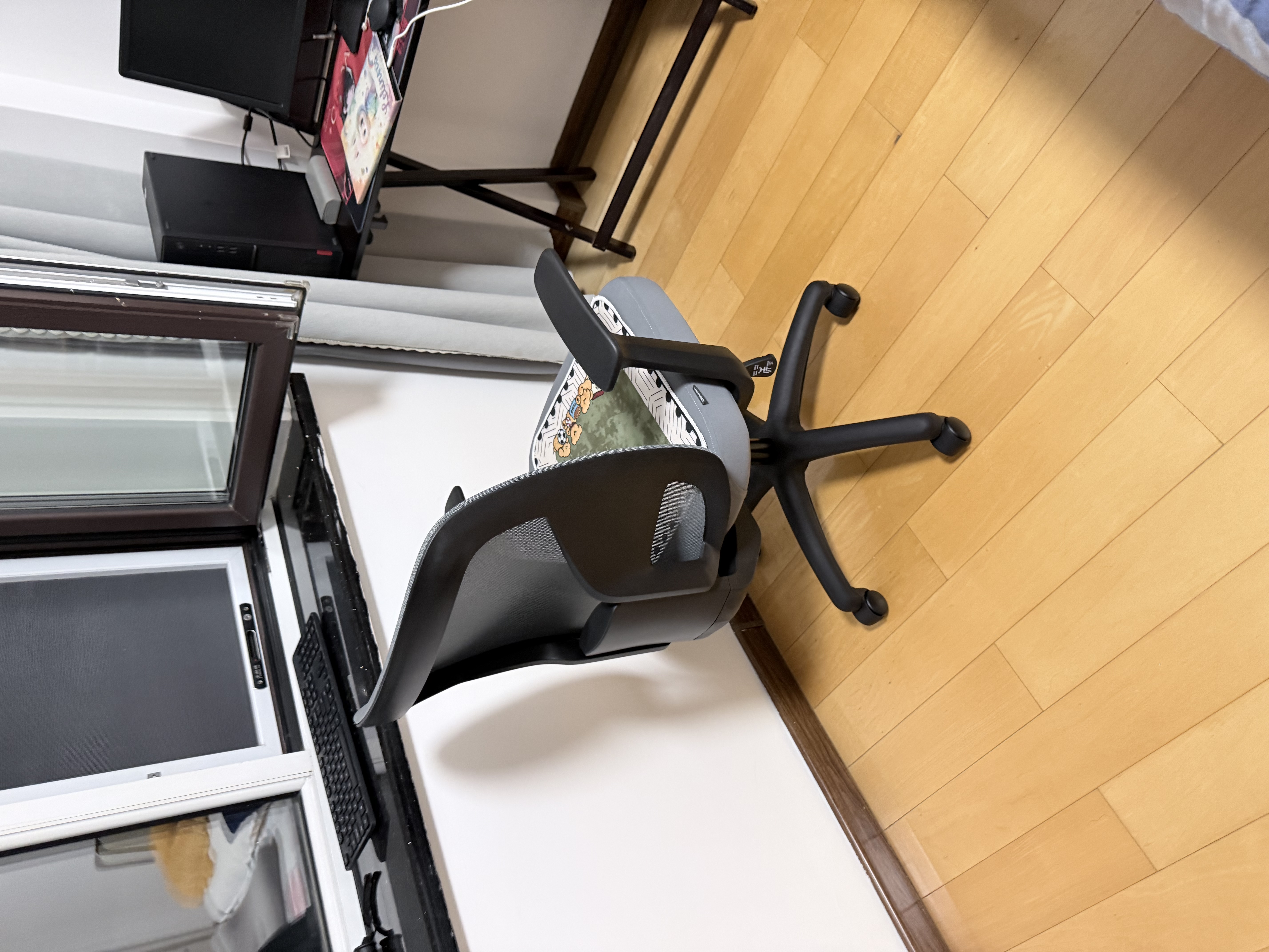 得力（deli）4900SP人体工学靠背电脑椅 舒适后仰办公椅 可升降舒棉坐垫 灰 实拍图