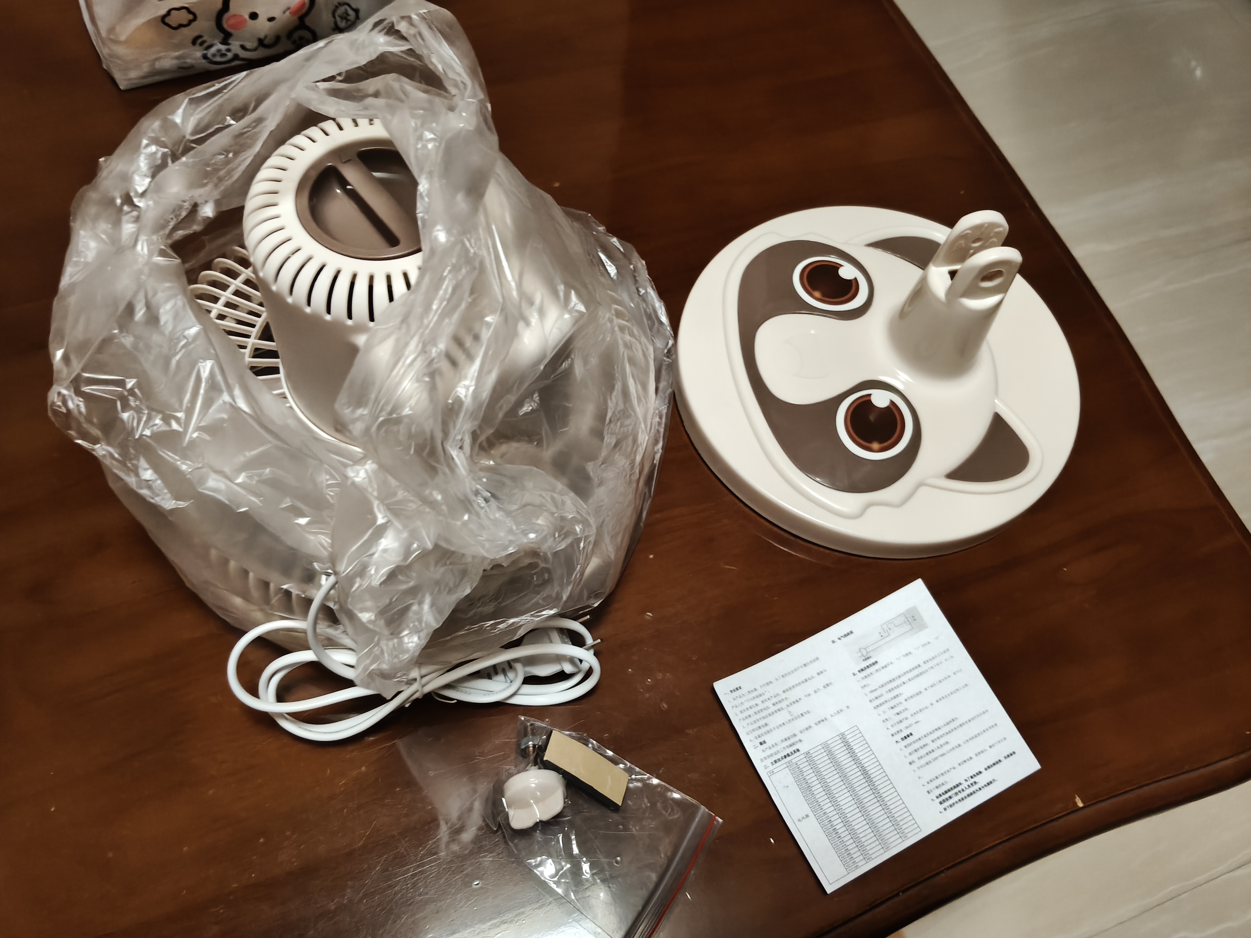 骆驼电风扇家用电扇台式多功能小型风扇学生宿舍桌面风扇可摇头轻音办公室桌面台扇 米色台扇【摇头/2档位】 标配+3米定时线 实拍图
