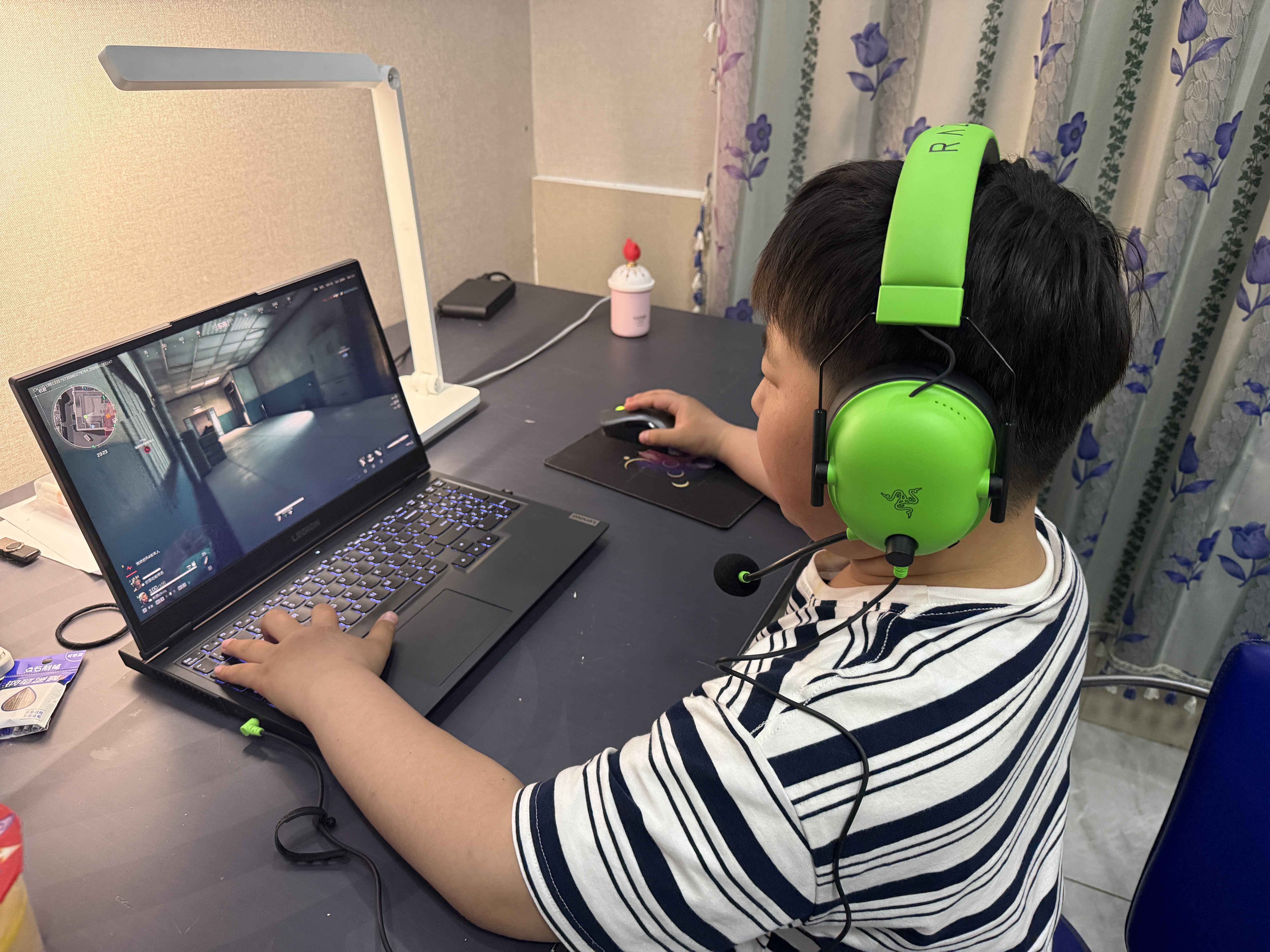 雷蛇（Razer）旋风黑鲨V2X 有线头戴式电竞游戏耳机耳麦 被动降噪 吃鸡神器 绿色 适配三角洲行动 实拍图