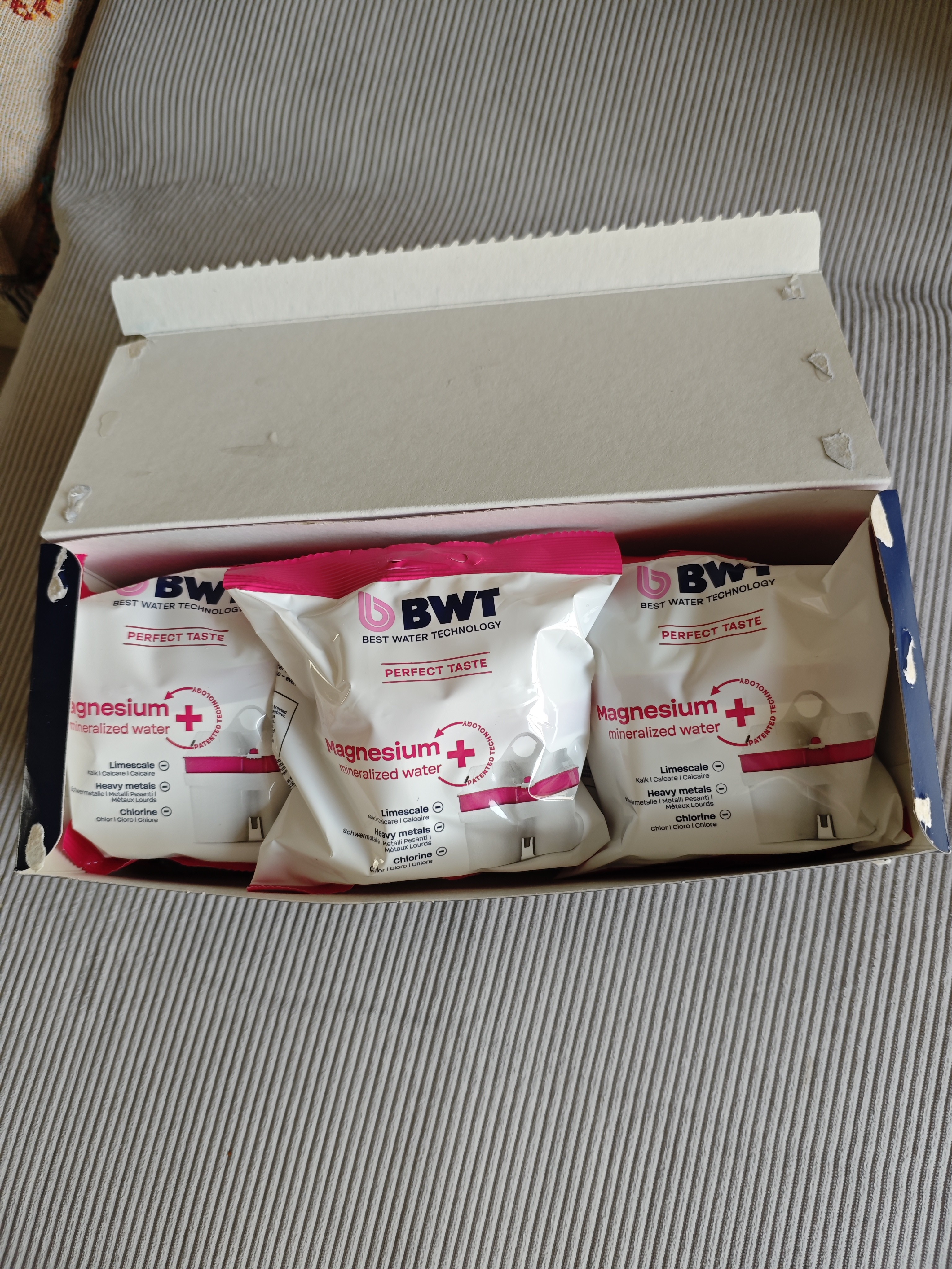 倍世（BWT） 德国甜镁净水壶过滤水净水器家用 欧洲进口滤芯去水垢增强55% 益家系列大容量过滤器礼物 【镁离子滤芯】1壶6芯 绿色 实拍图