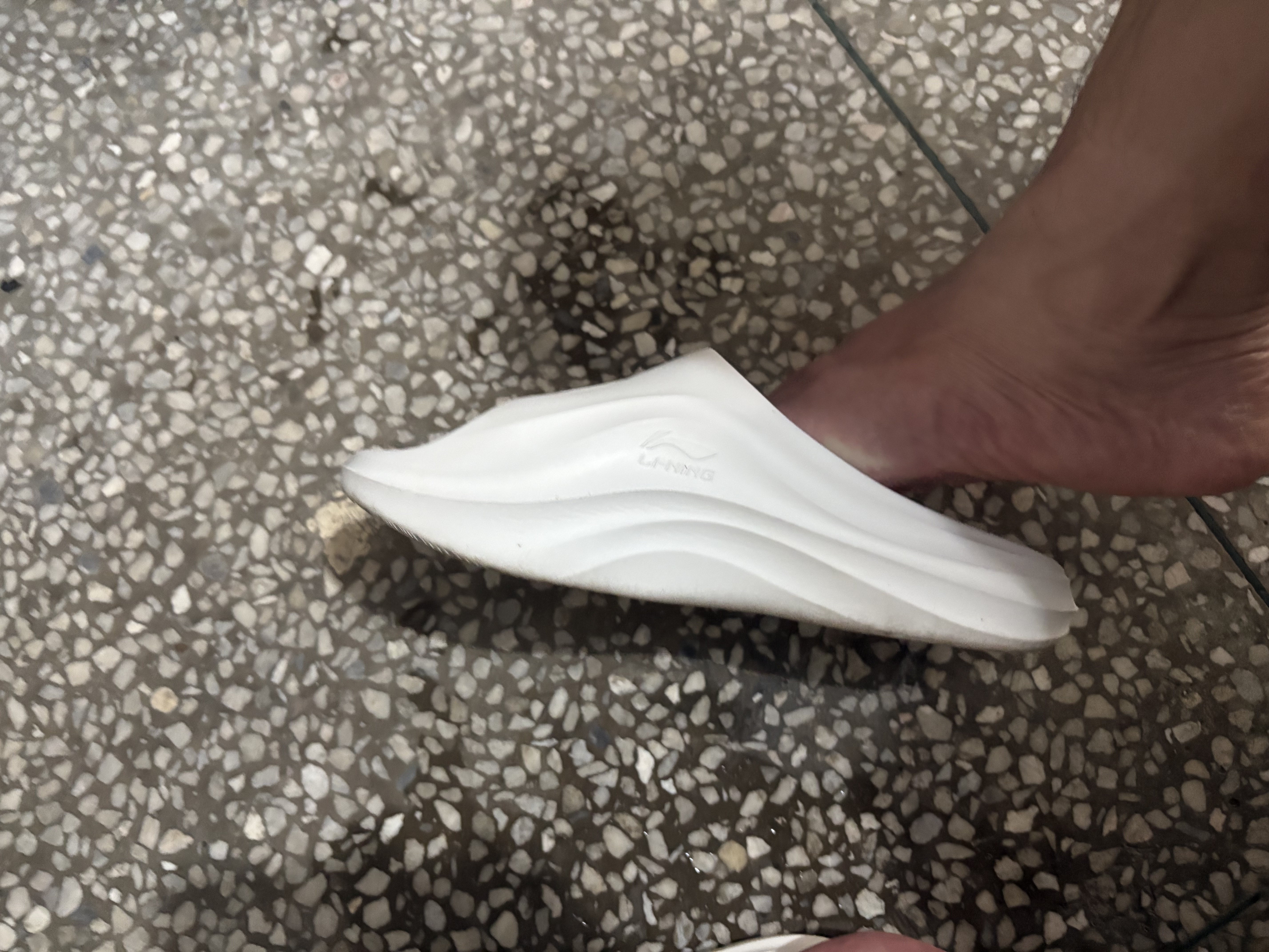 李宁（LI-NING）运动拖鞋男女四季情侣一字拖鞋家居洗澡海边防滑防异味外穿拖鞋 实拍图