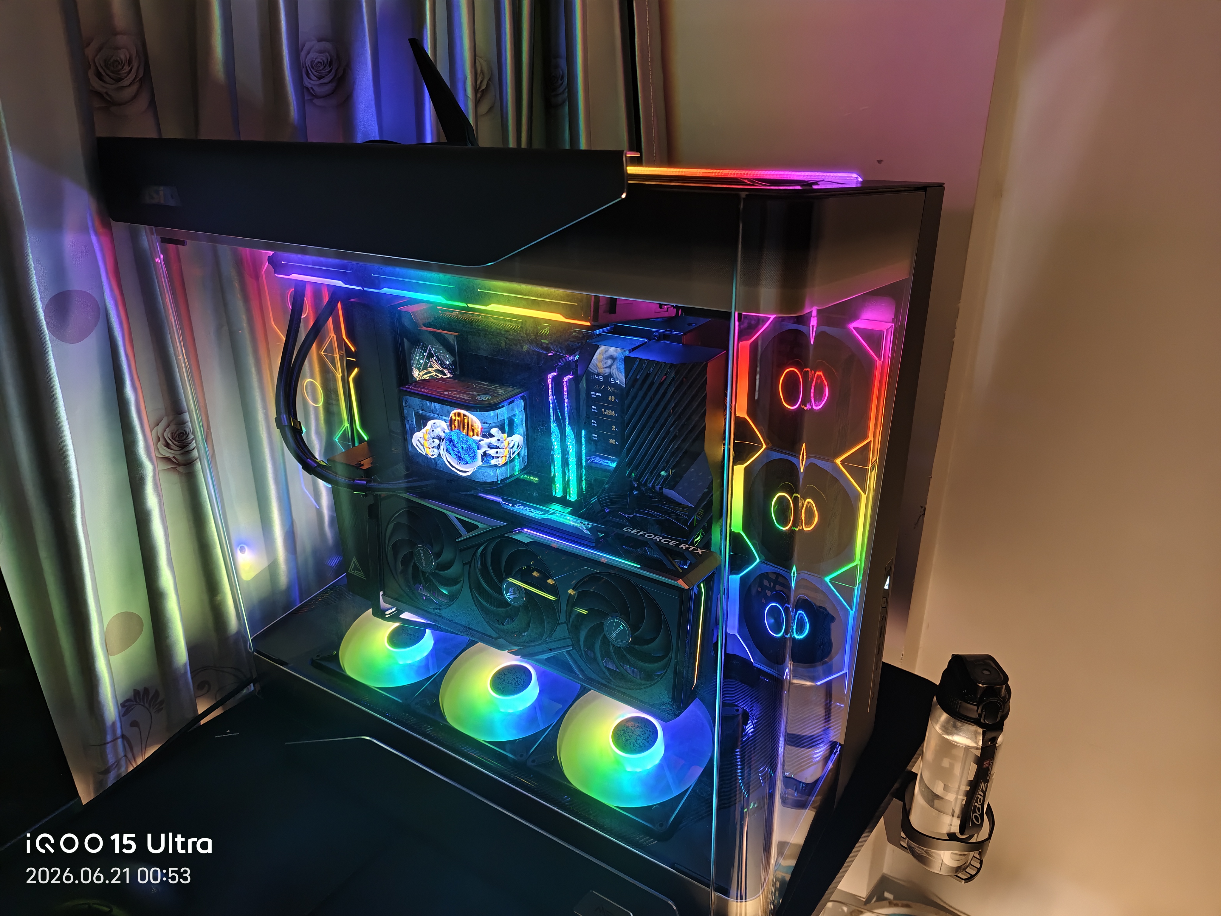 微星（MSI）超神MEG MAESTRO 900R台式机海景房电脑机箱（全景曲面钢化玻璃/可拆卸式主板托盘/支持5090显卡） 实拍图