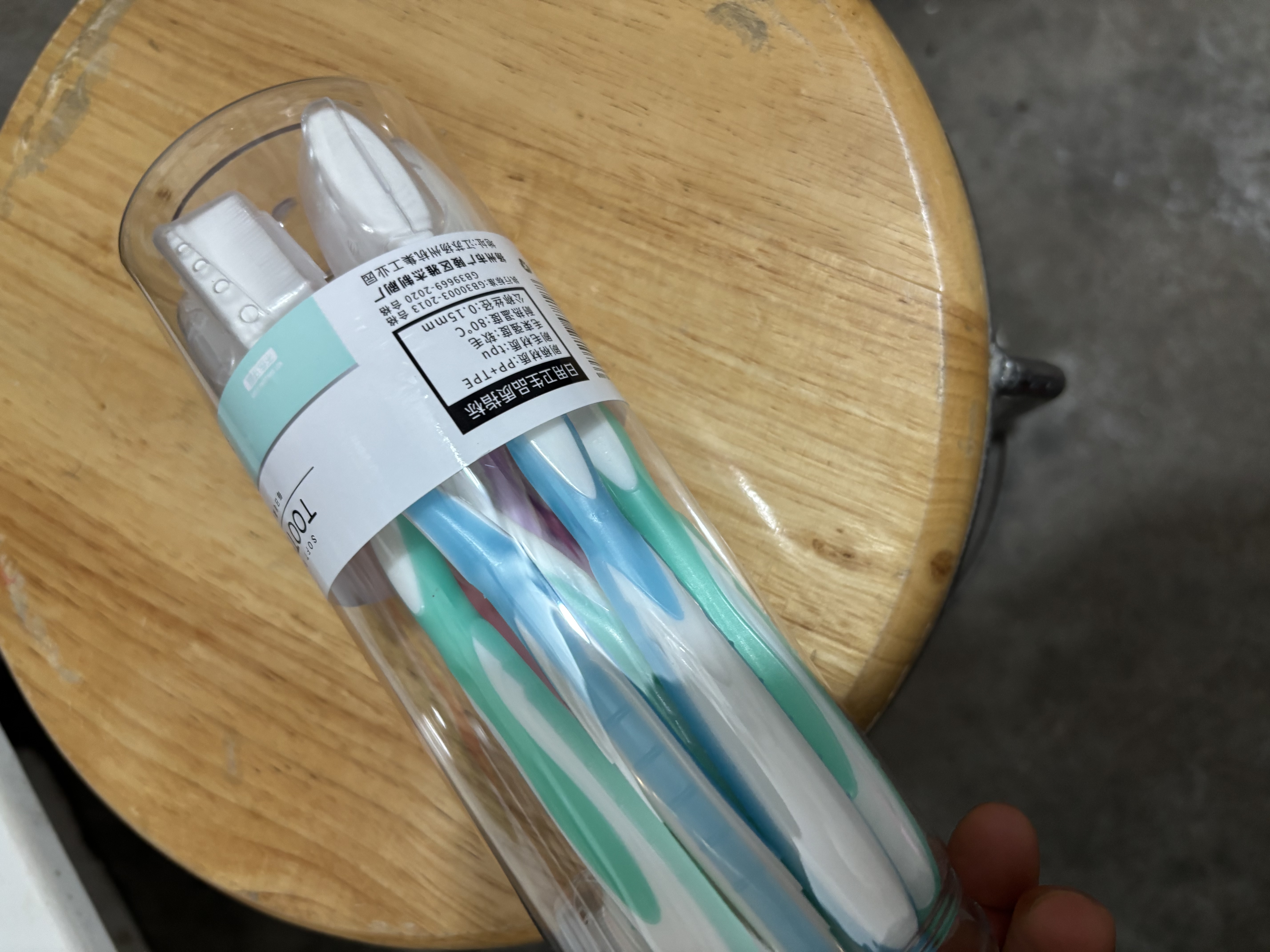 永蔓纳米牙刷软毛中硬毛成人家庭家用高档硅胶头牙刷 软毛 10支 瓶装 实拍图