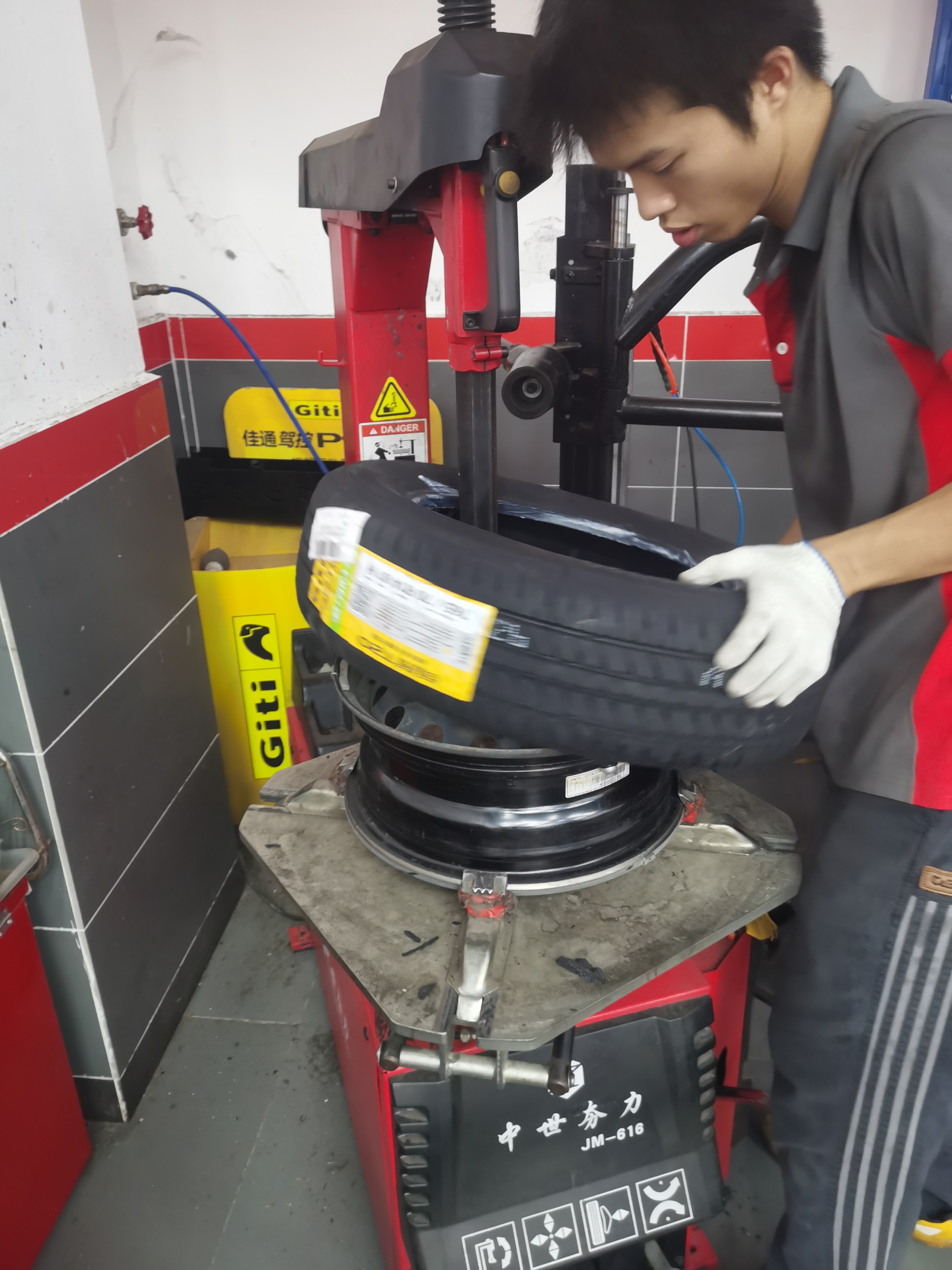 佳通轮胎(Giti)轮胎165/70R14 81H T20 适配 力帆/宝骏310/东风小康K 实拍图