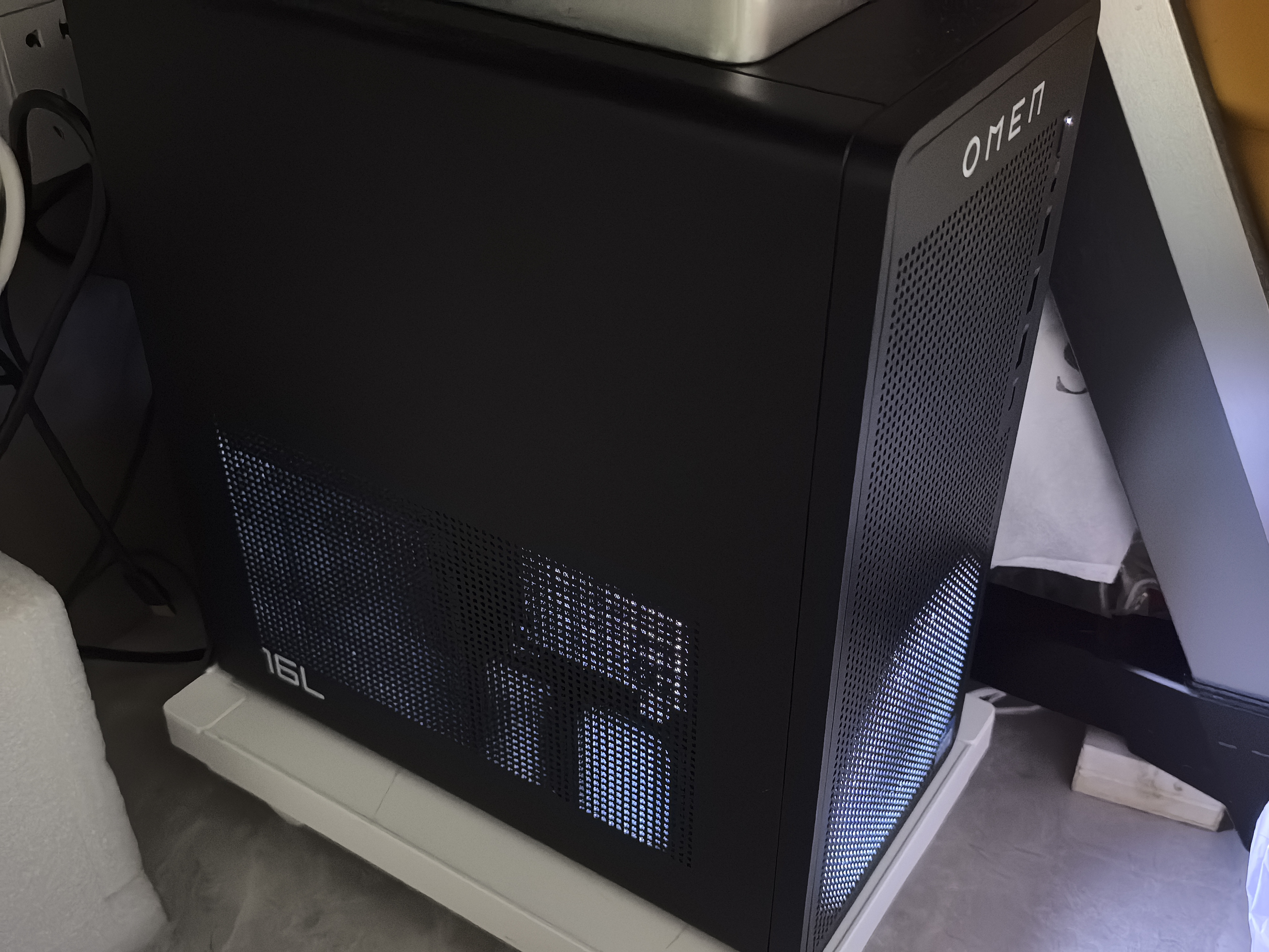 惠普（HP）暗影精灵11 游戏电竞台式电脑主机AI设计图站(14代i5-14400F RTX5060 16G DDR5 1TB) 国家补贴  实拍图