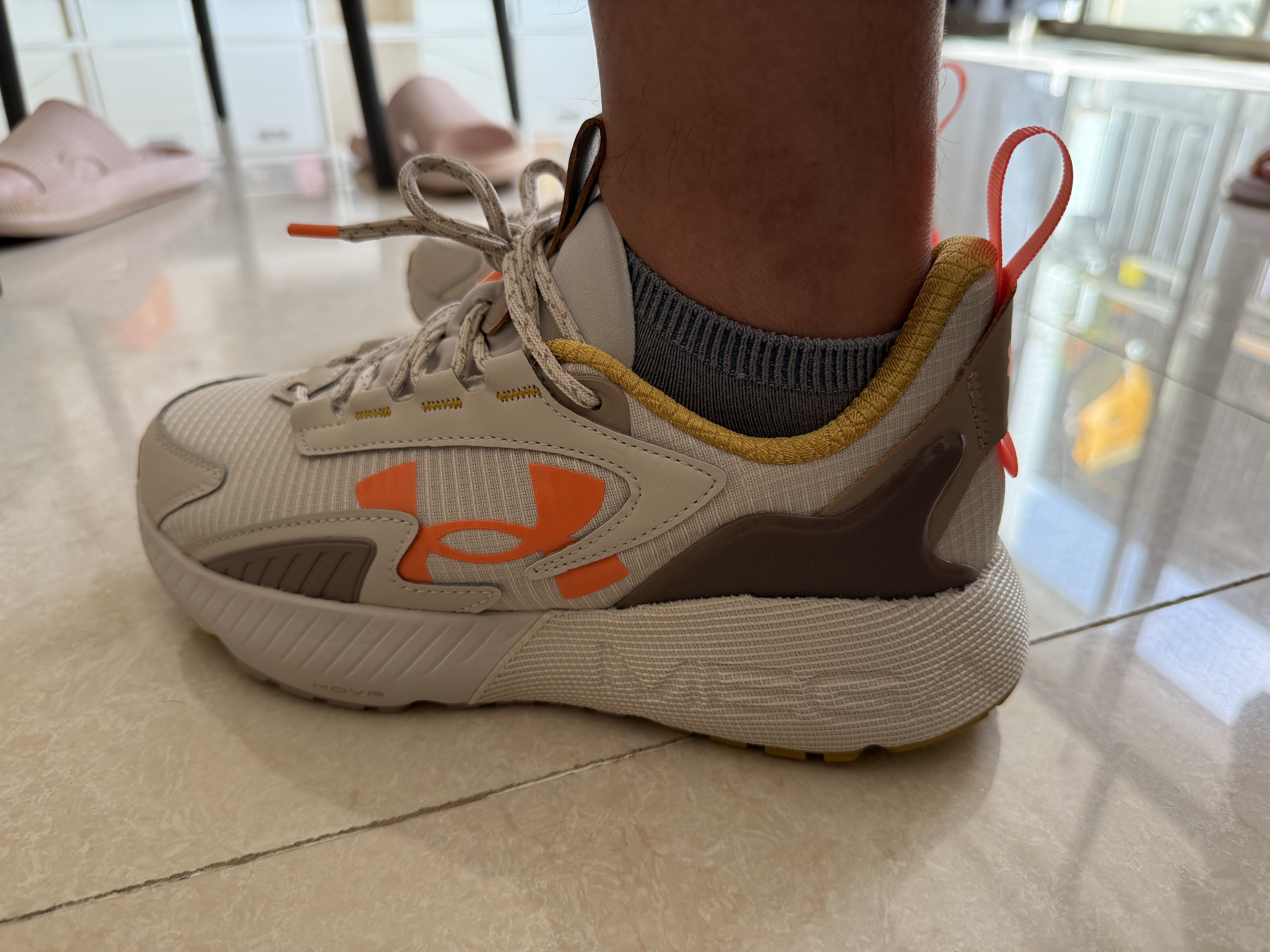 安德玛（Under Armour）UA夏季HOVR Mega 2 MVMNT男女情侣缓震运动休闲鞋3026629 实拍图