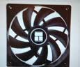 利民（thermalright）TL-C12C EXTREM 黑色12cm机箱风压扇 双滚珠轴承 4PIN串接PWM接头 1850转速 实拍图