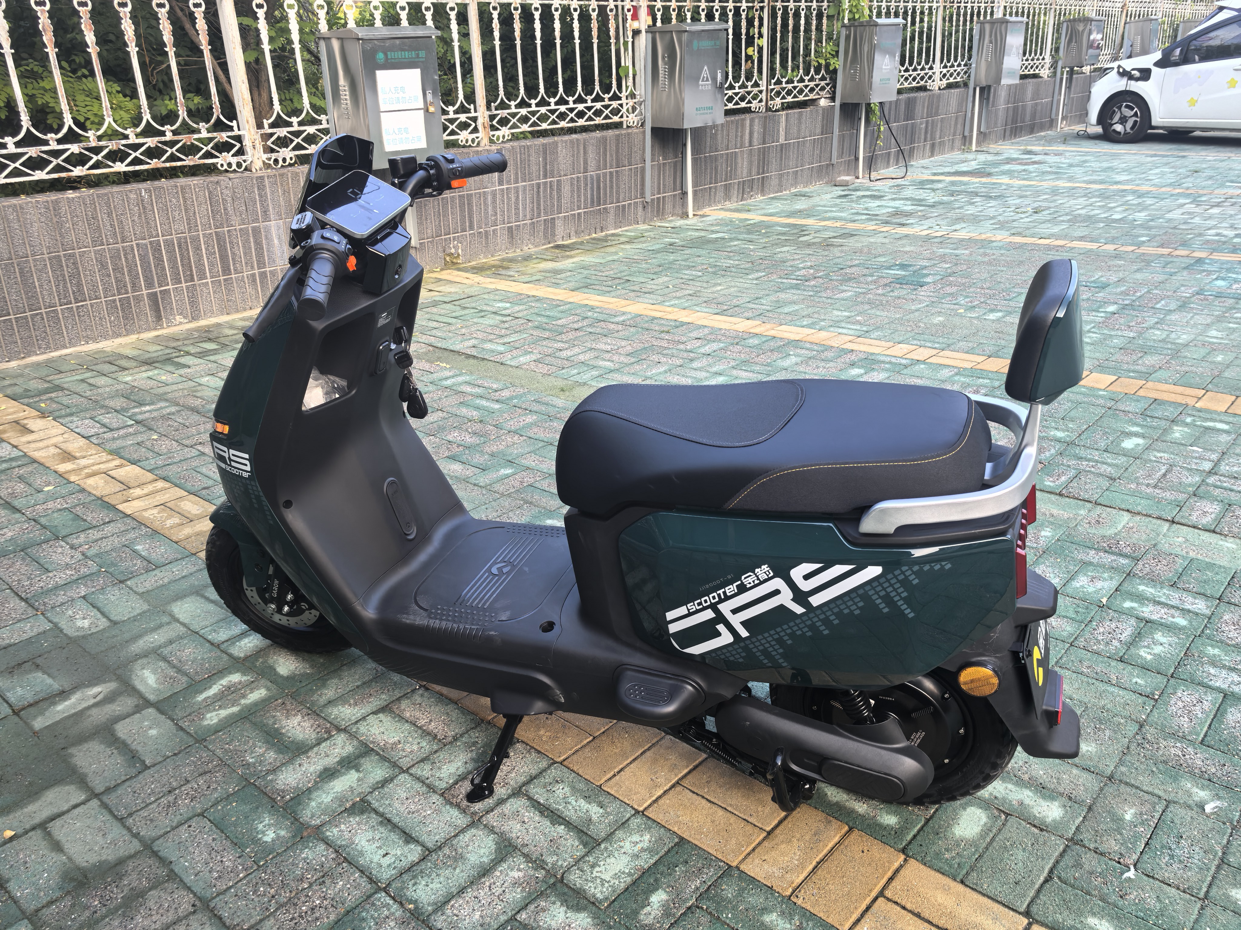 电动车手机支架电瓶摩托骑行导航手机架外卖骑手专用防震防抖新款 【镜座款+防晒头盔】 实拍图