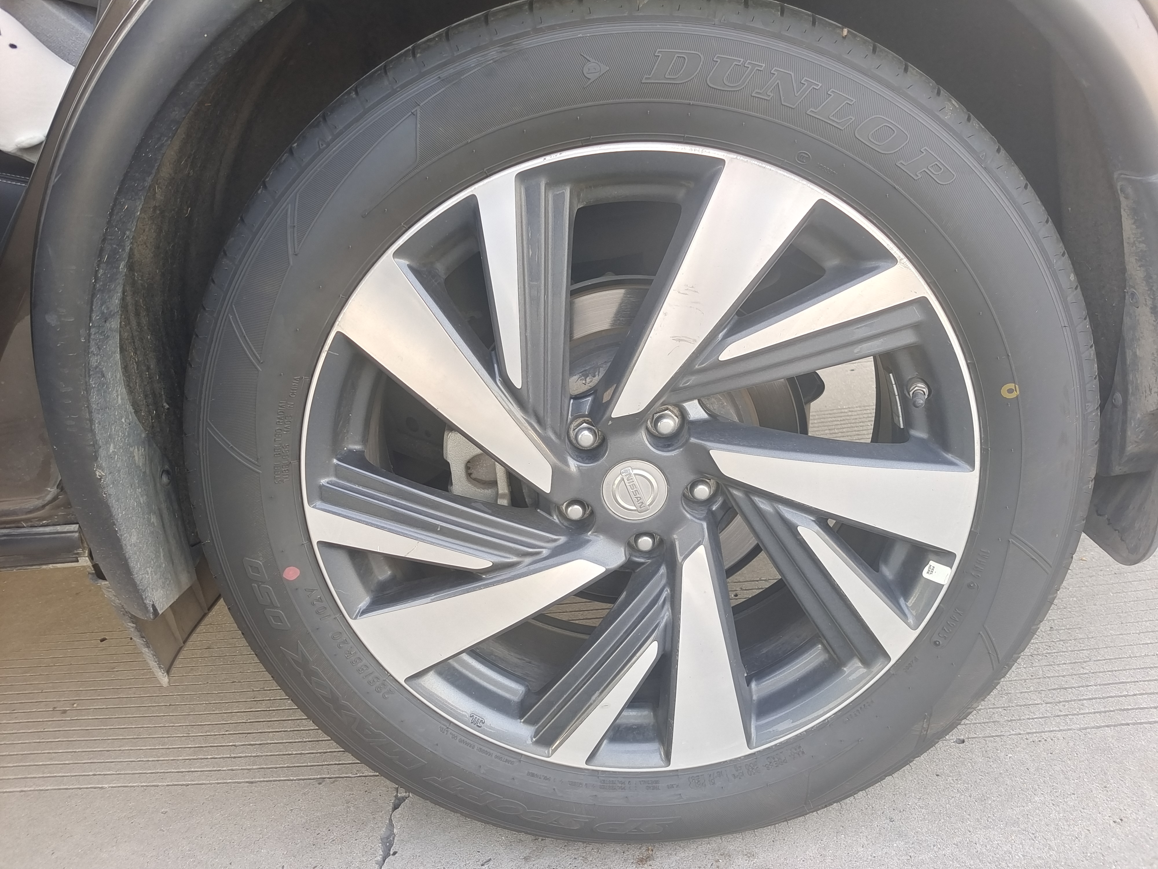 邓禄普（DUNLOP）汽车轮胎235/55R20 102V SP SPORT MAXX050 原配汉兰达/皇冠陆放 实拍图