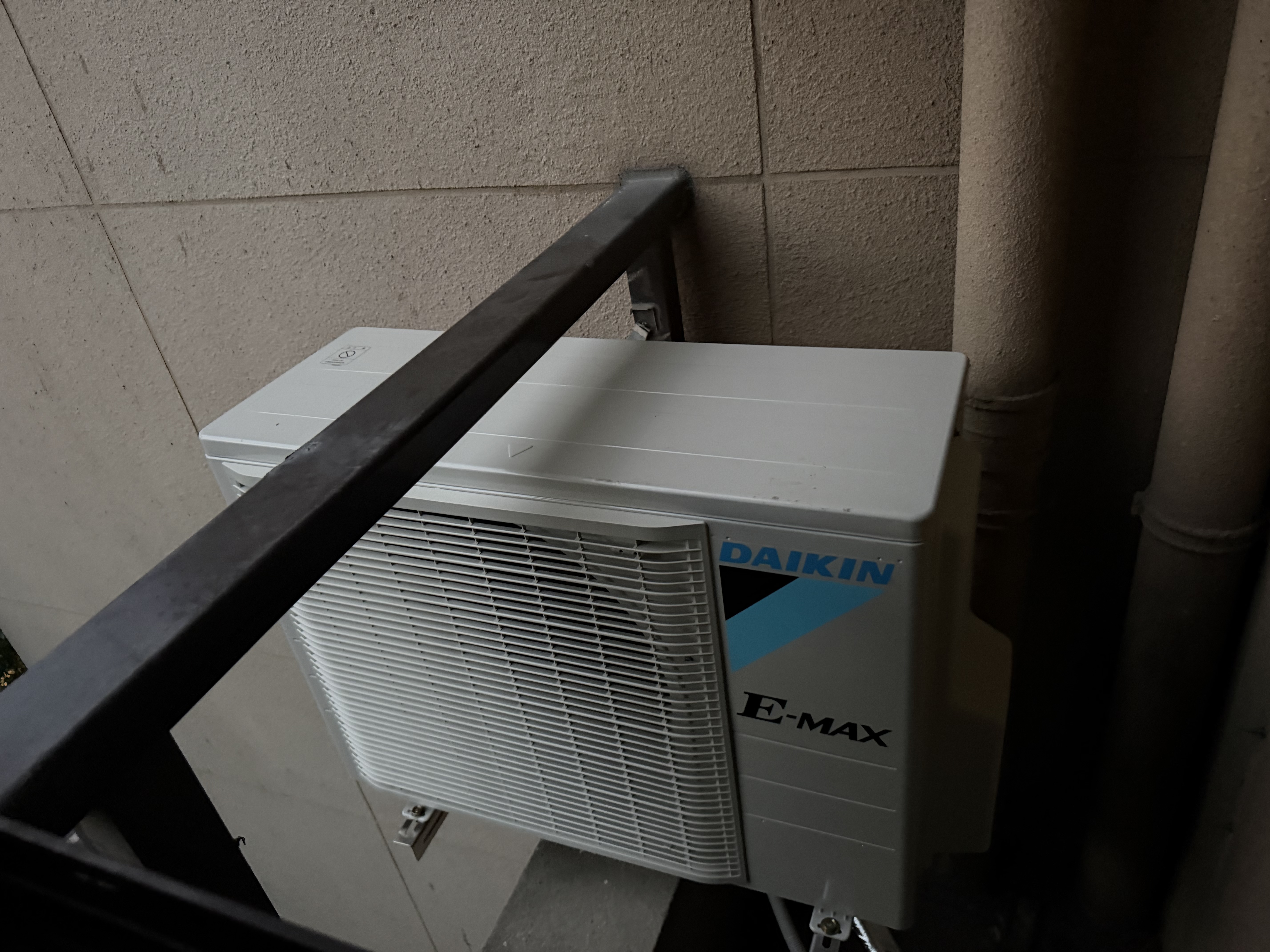大金空调(DAIKIN)官方旗舰店 新一级能效 E-MAXG系列变频冷暖智能触控环抱气流立柜式空调以旧换新 G系列 2匹 FVXG150WC-N金色 实拍图