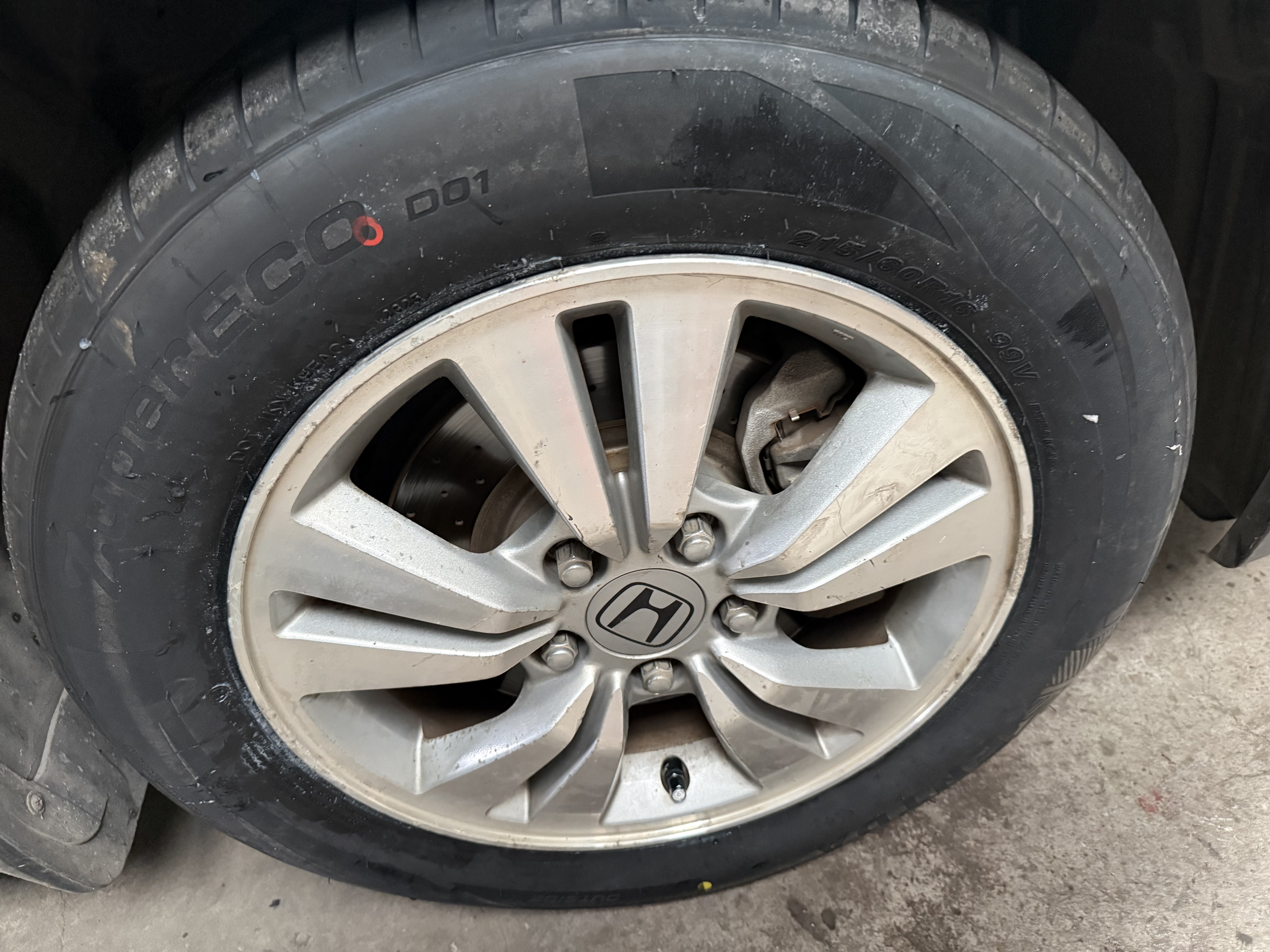 ENTDA中策安达轮胎 汽车轮胎 215/60R16 99V D01 适配雅阁/帕萨特 实拍图
