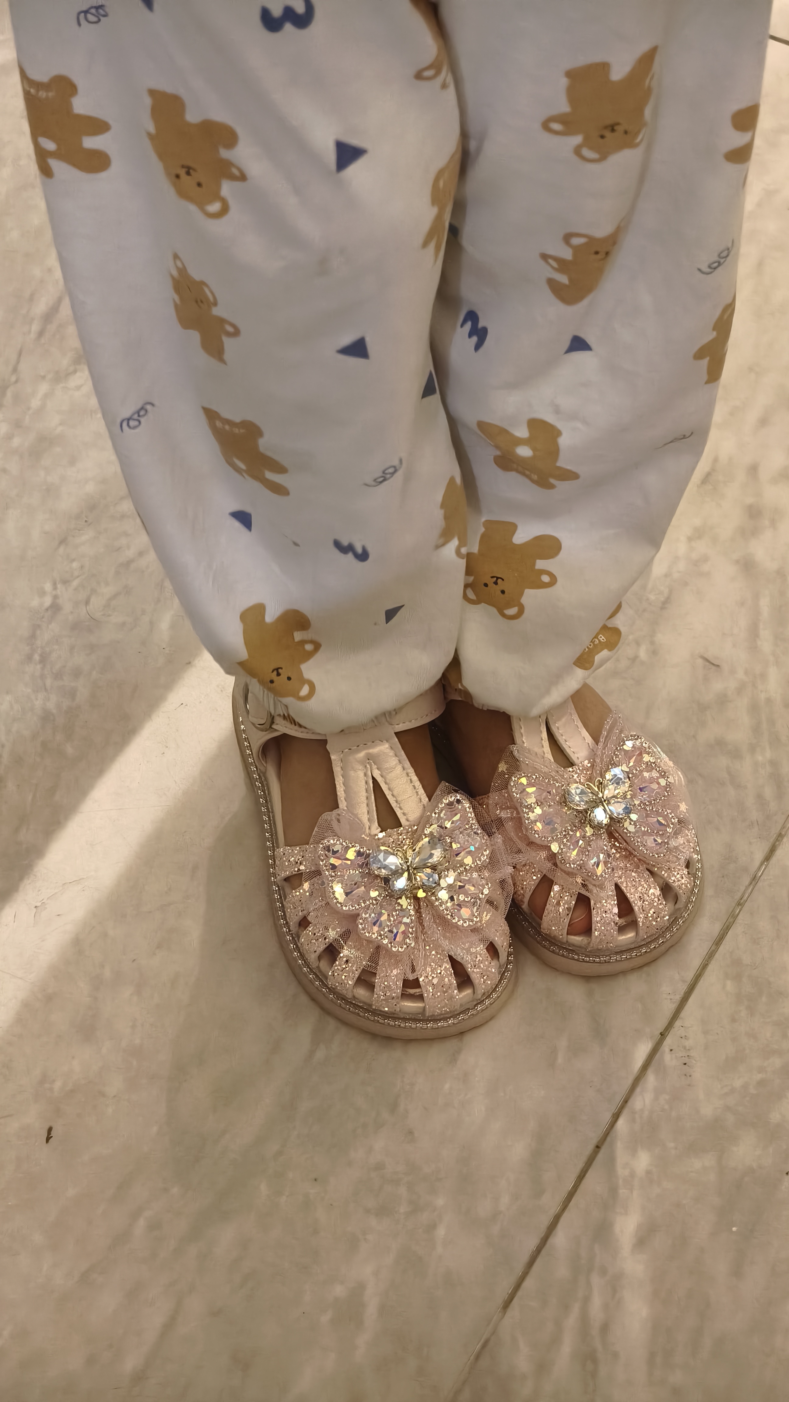 女童爱莎公主凉鞋2026新款夏季女孩儿童蝴蝶包头水晶裙子凉鞋软底 【粉红色】 28 码内长17.5cm 实拍图