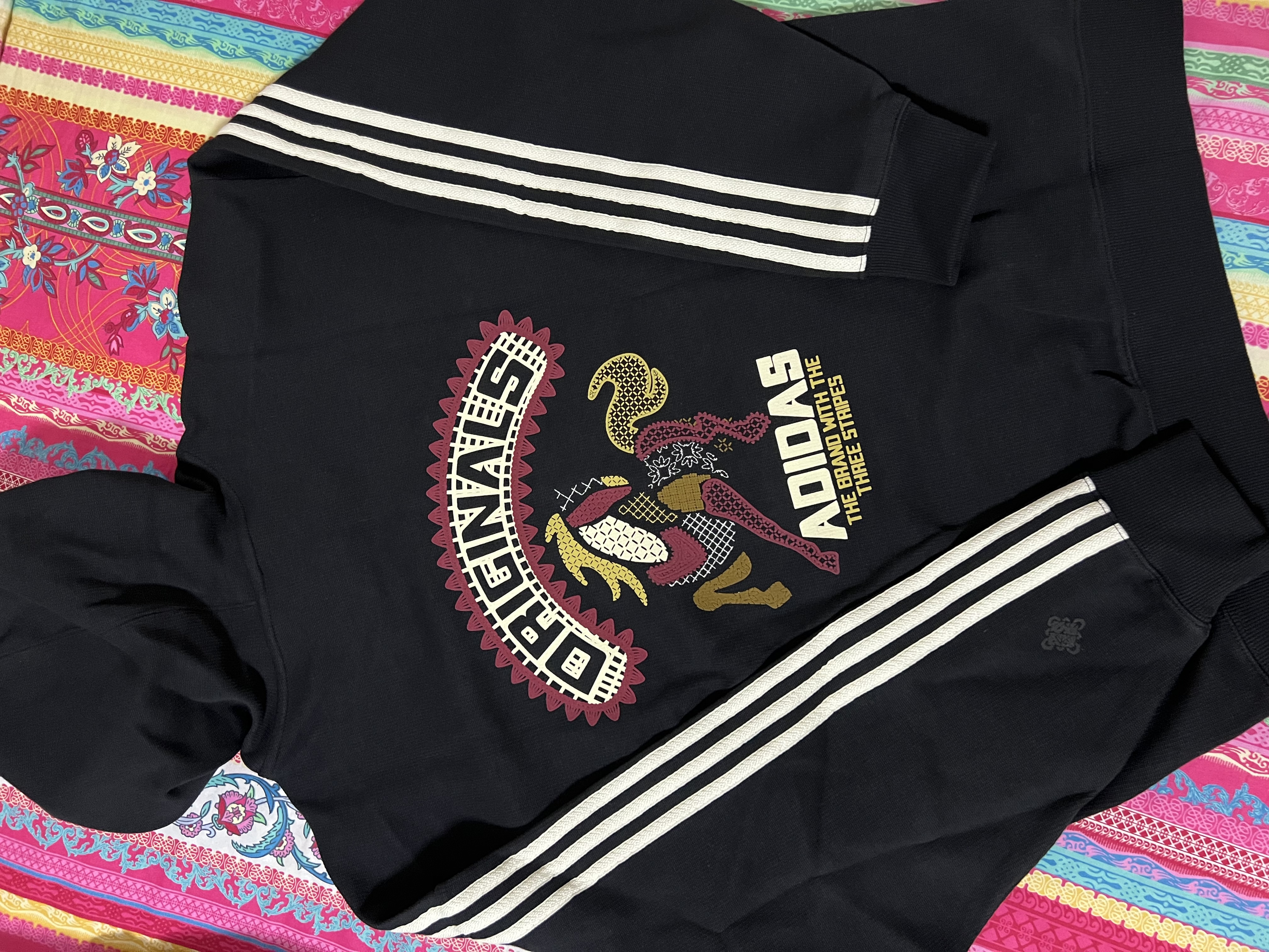 阿迪达斯 adidas【滔搏运动】三叶草男子LNY HOODIE M卫衣 KT0645 XS 实拍图