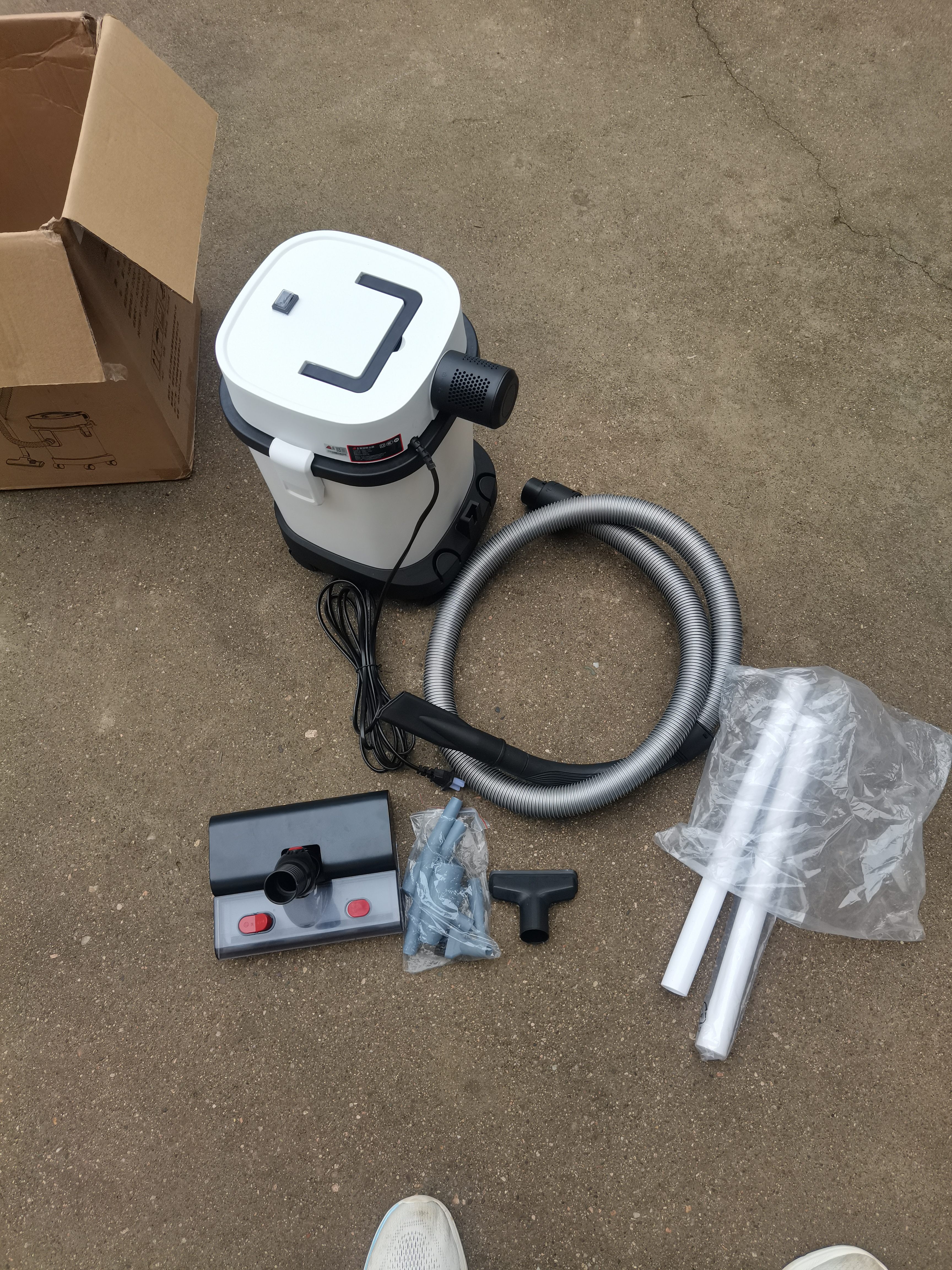 小狗吸尘器家用吸拖一体 1800W大功率大吸力干湿吹三用工业吸尘器 装修开荒保洁宠物毛发除尘机T006 实拍图