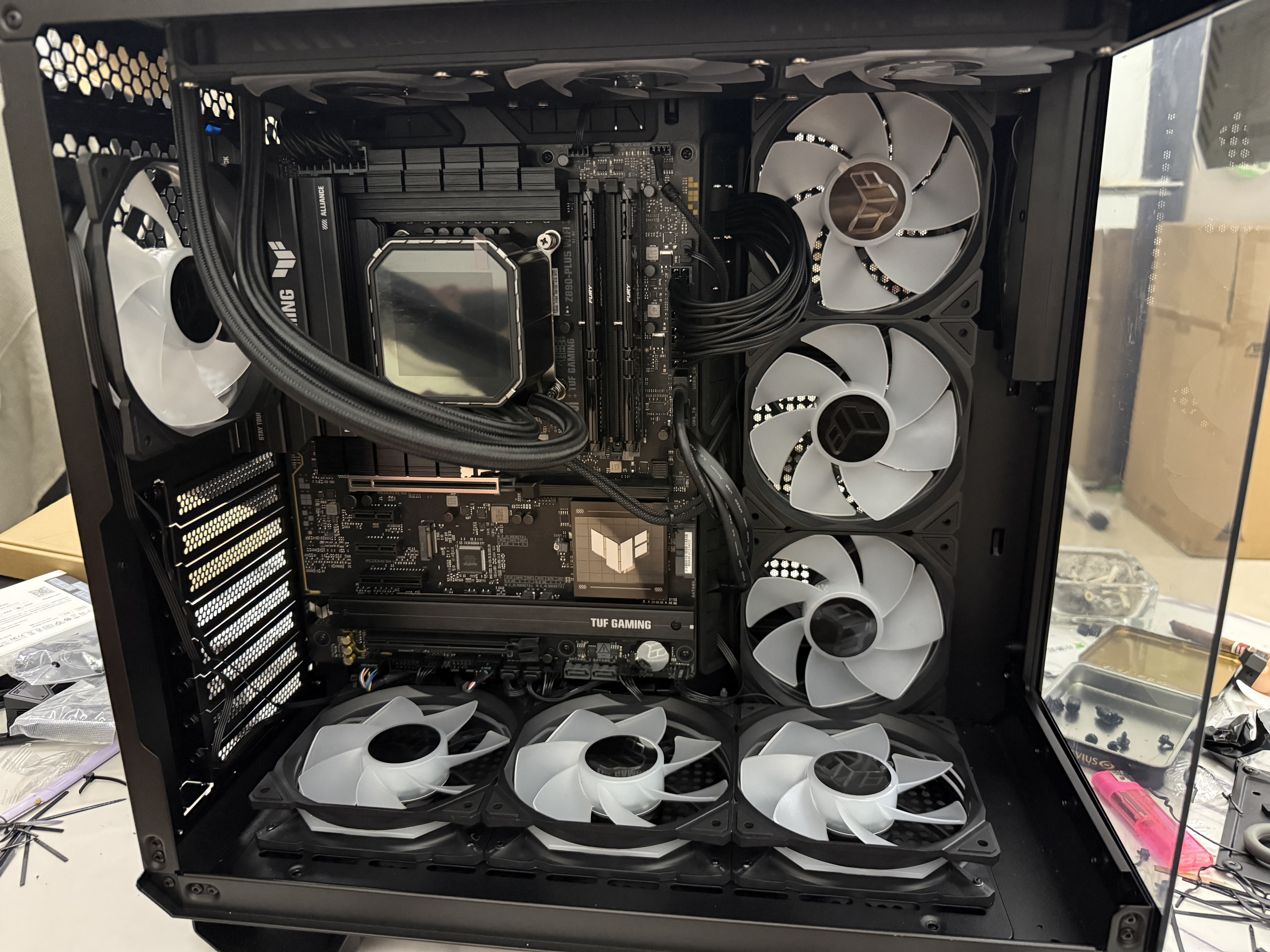 华硕ROG 白金雷鹰1000W 氮化镓电源 ATX3/显卡优先稳压/全日系电容/全模组/适配40/50系显卡 实拍图