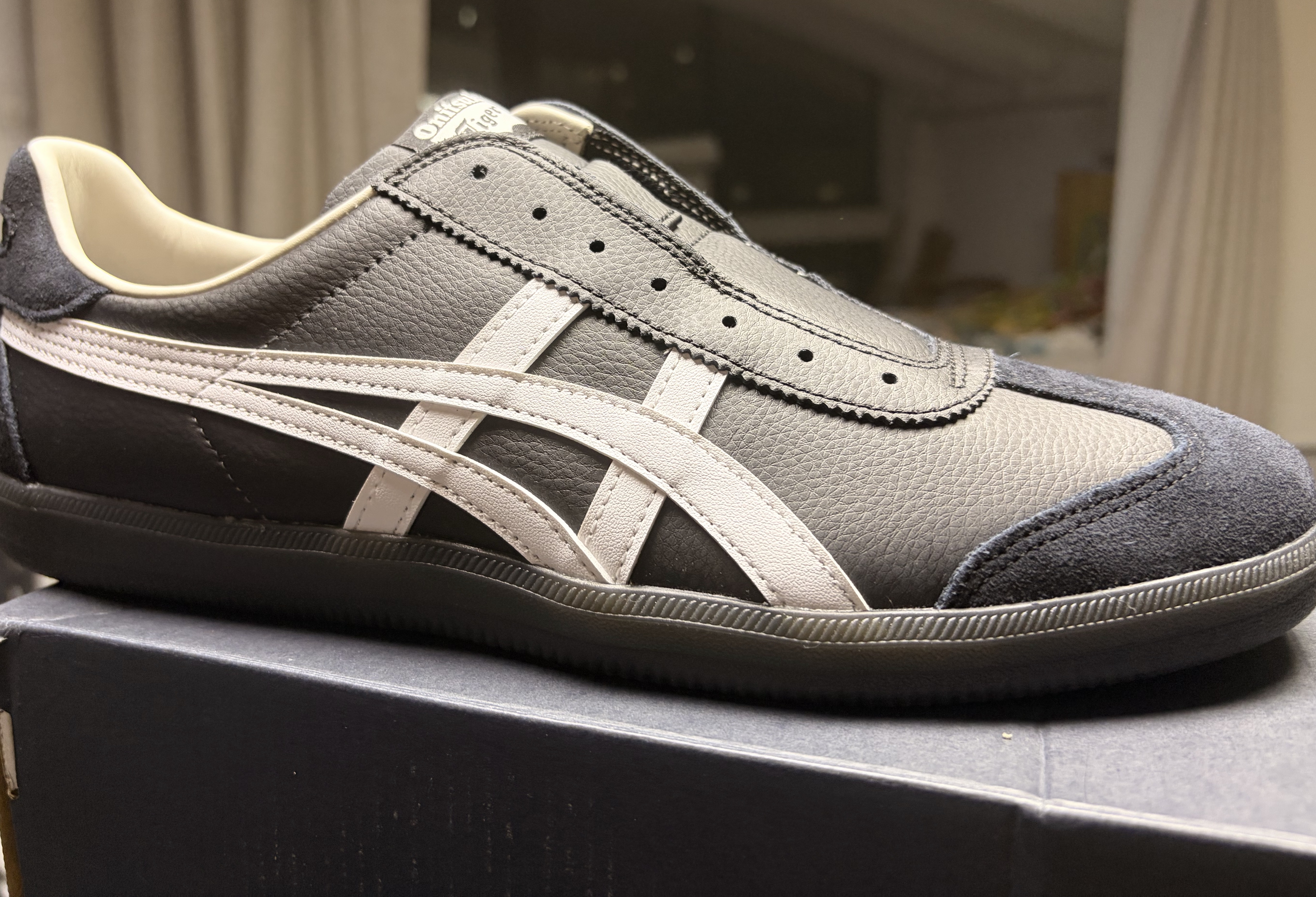 Onitsuka Tiger鬼塚虎德训懒人鞋男女 懒人运动休闲鞋TOKUTEN SLIP-ON 黑色 41.5 实拍图