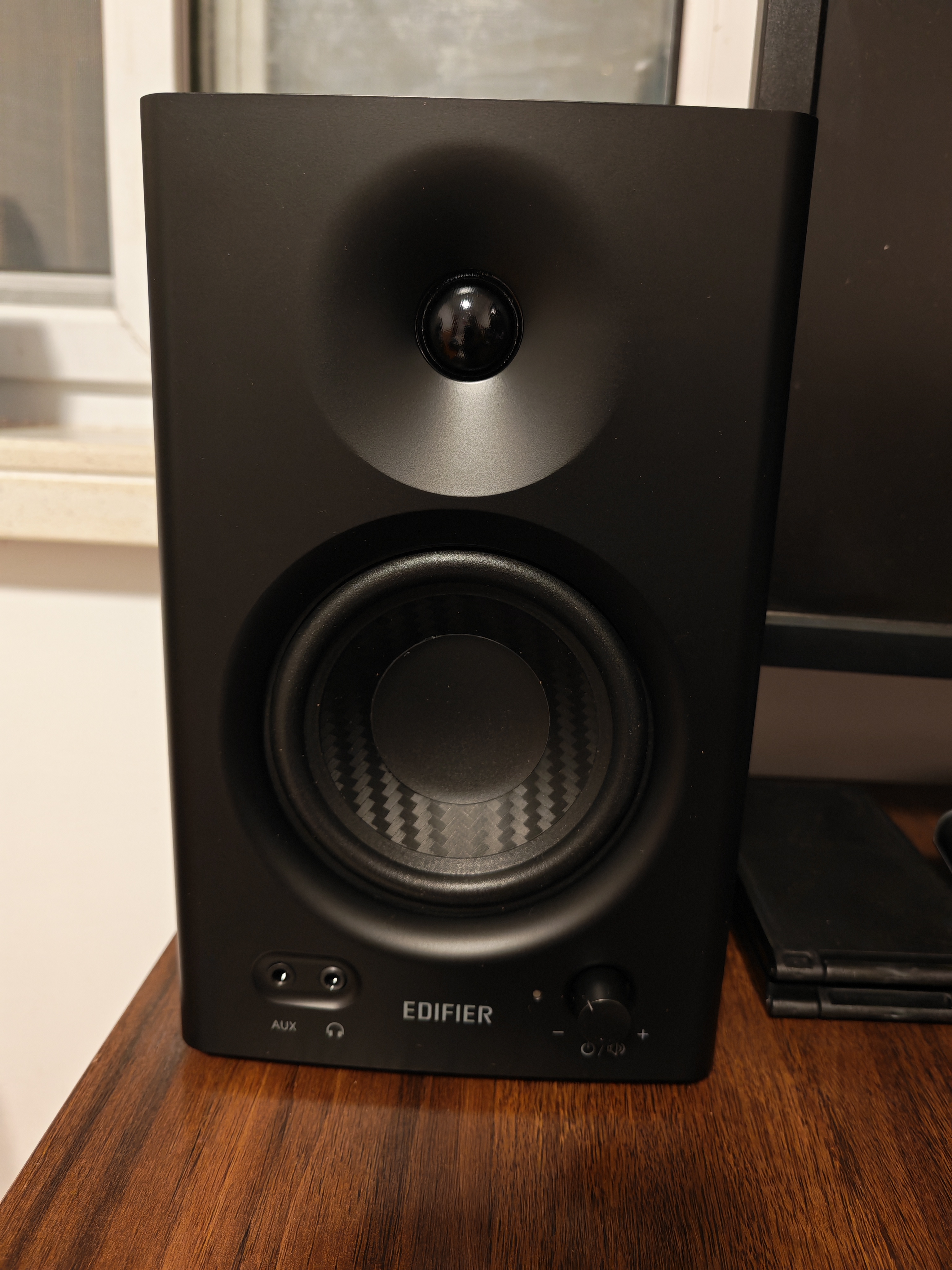 漫步者（EDIFIER）【今/次日达】MR4监听高保真有源音箱 HIFI音质 多媒体电脑电视音响 木质桌面音箱 黑色 实拍图