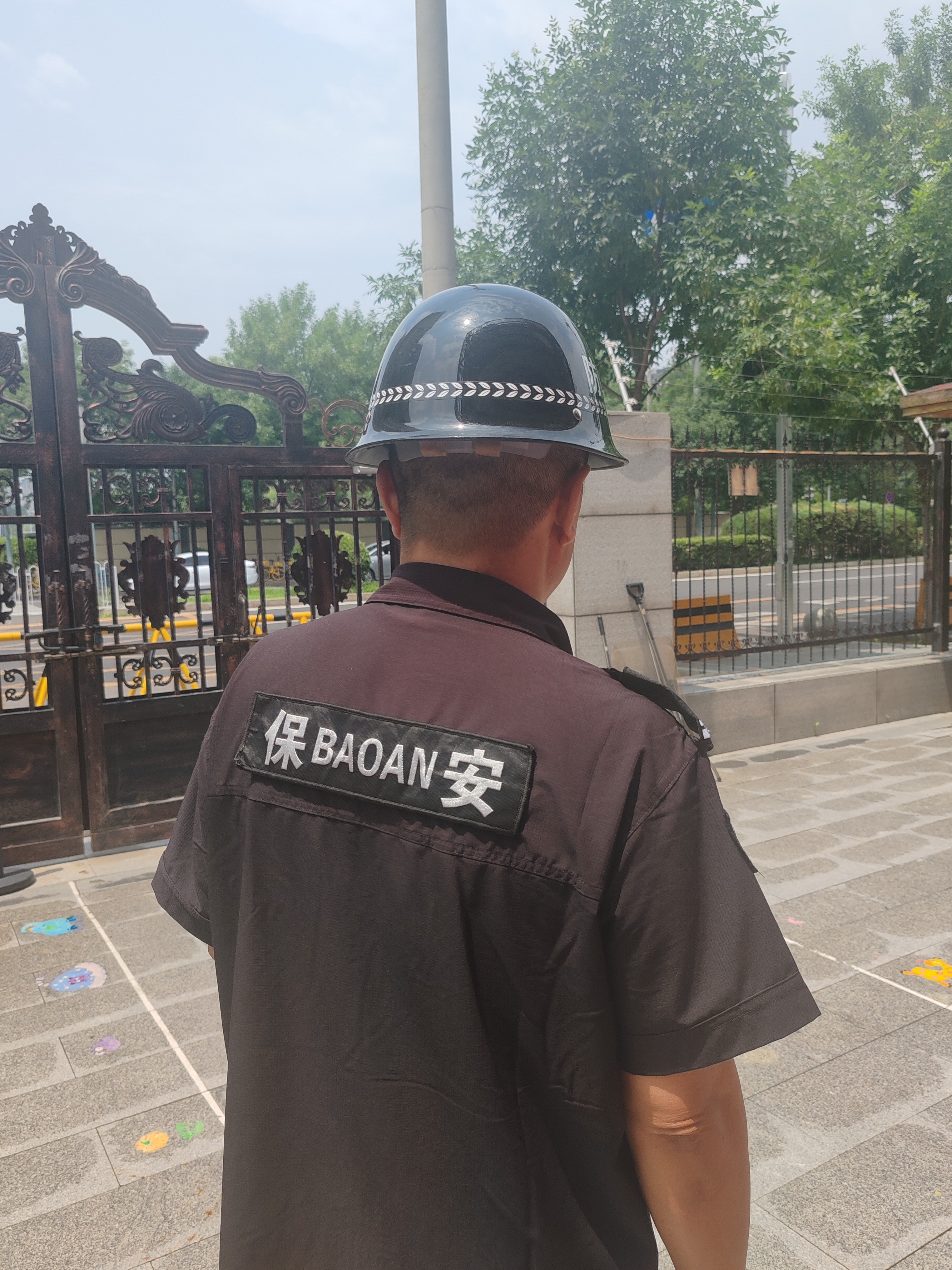 京安通 防暴pc头盔安保器材执勤务学校单位保安执勤巡逻 黑色 实拍图
