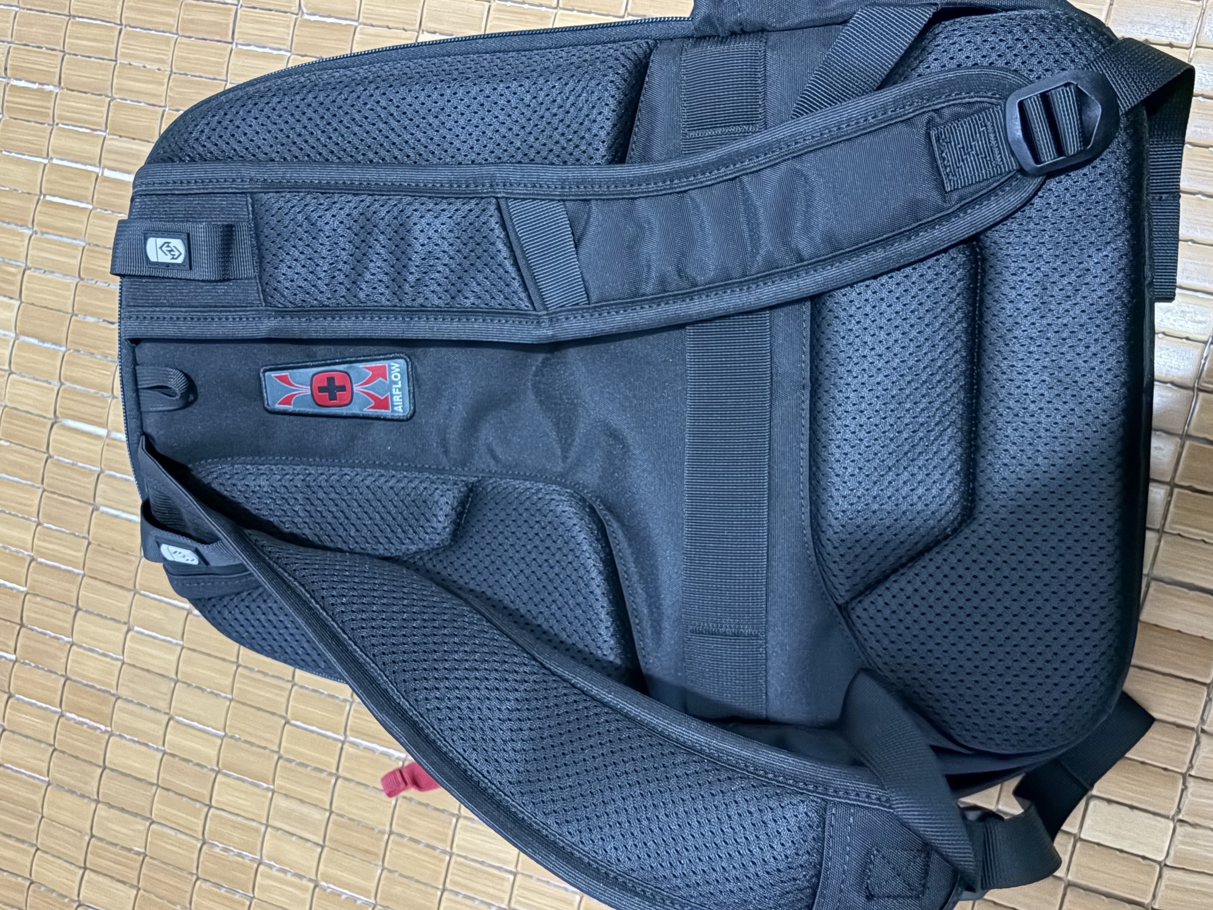 威戈瑞士军刀领航5.0黑色17.3英寸笔记本电脑包双肩包背包旅行包 实拍图