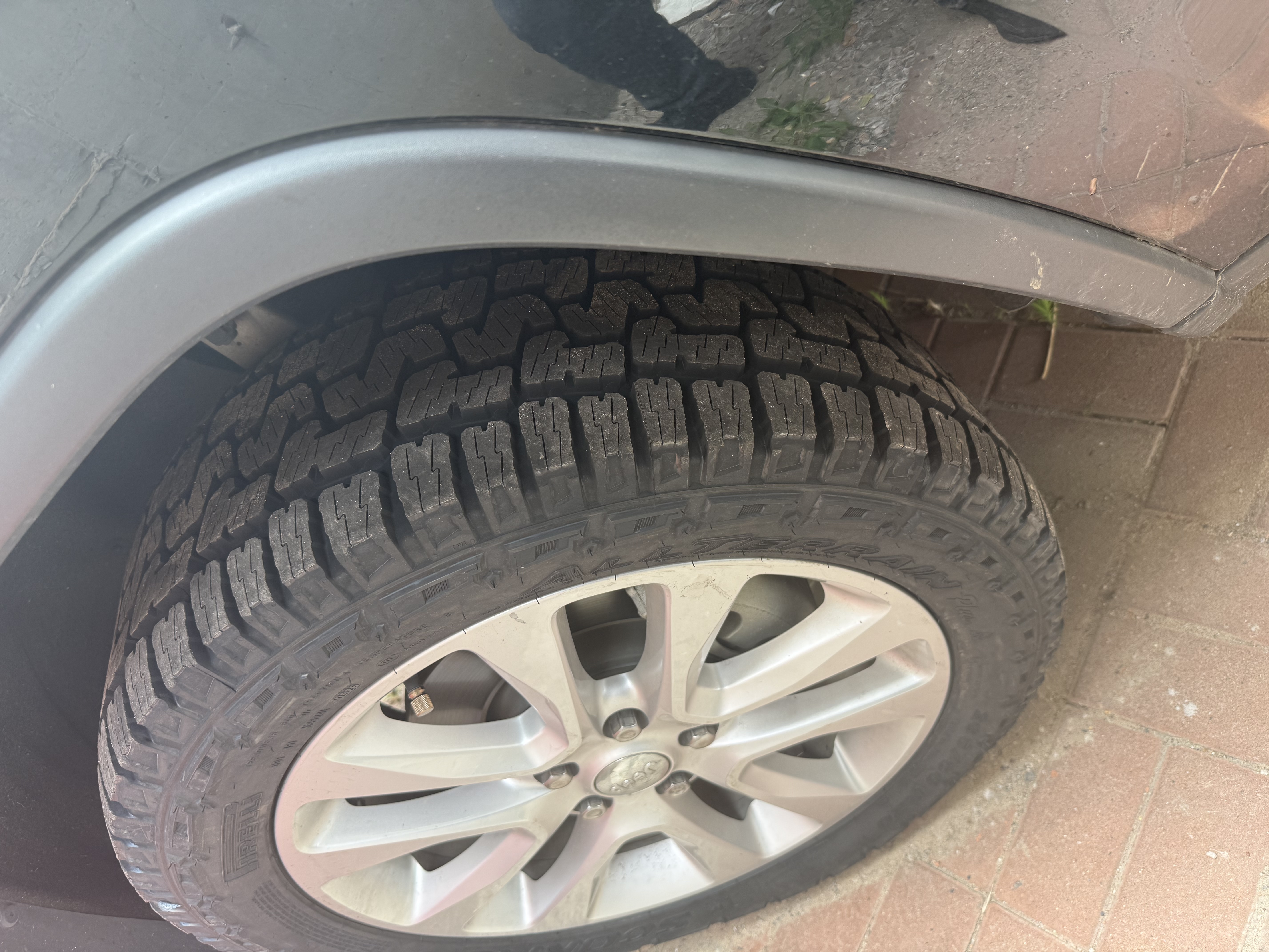 倍耐力（Pirelli）【包安装】倍耐力轮胎 Scorpion All Terrain Plus 蝎子AT 全地形 265/50R20 111T 黑字 切诺基道奇帕杰 实拍图