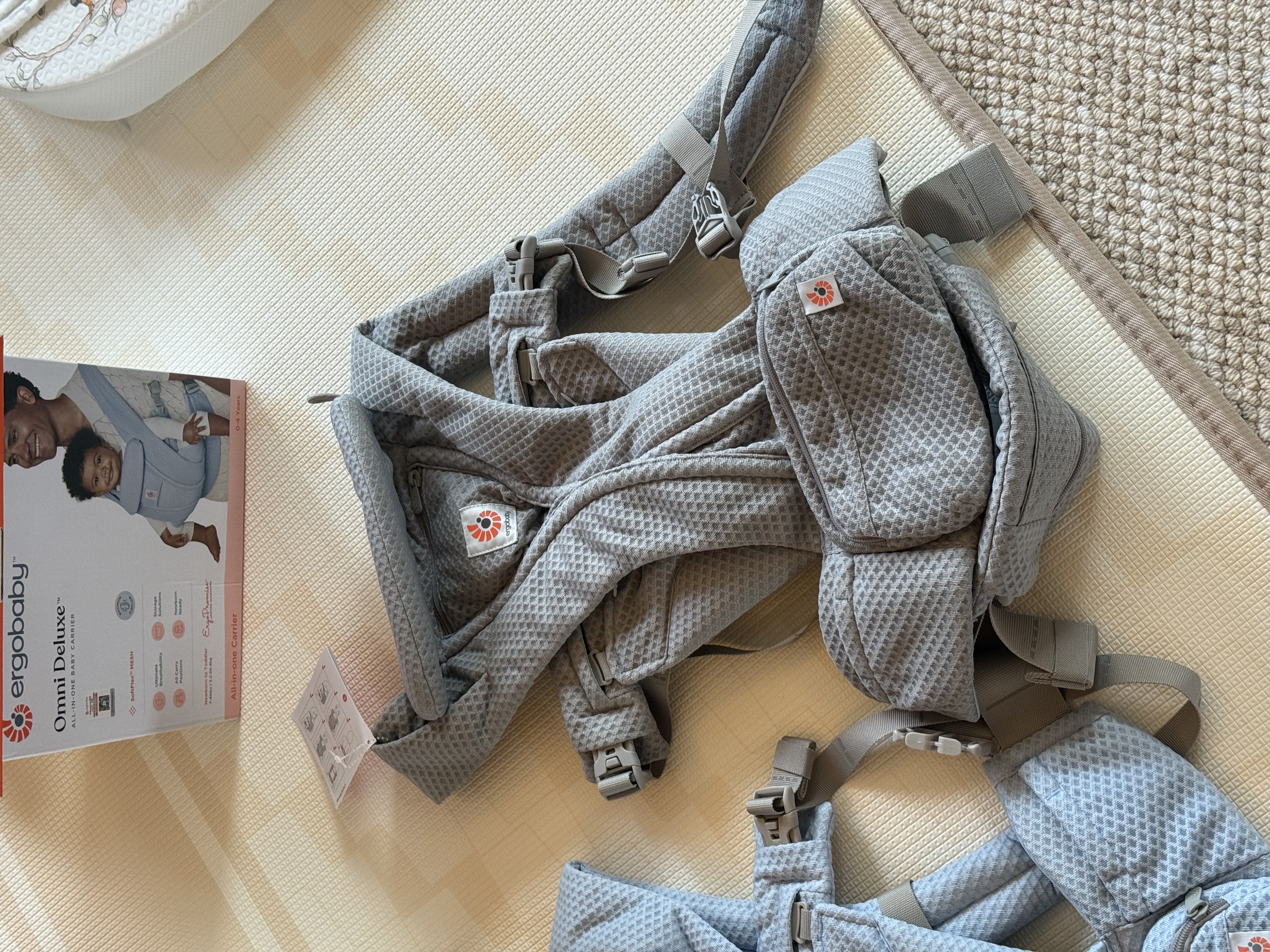 ERGObaby二狗背带婴儿抱娃神器四季透气外出旅行遛娃神器解放双手 Omni Deluxe宁静蓝送口水巾 实拍图