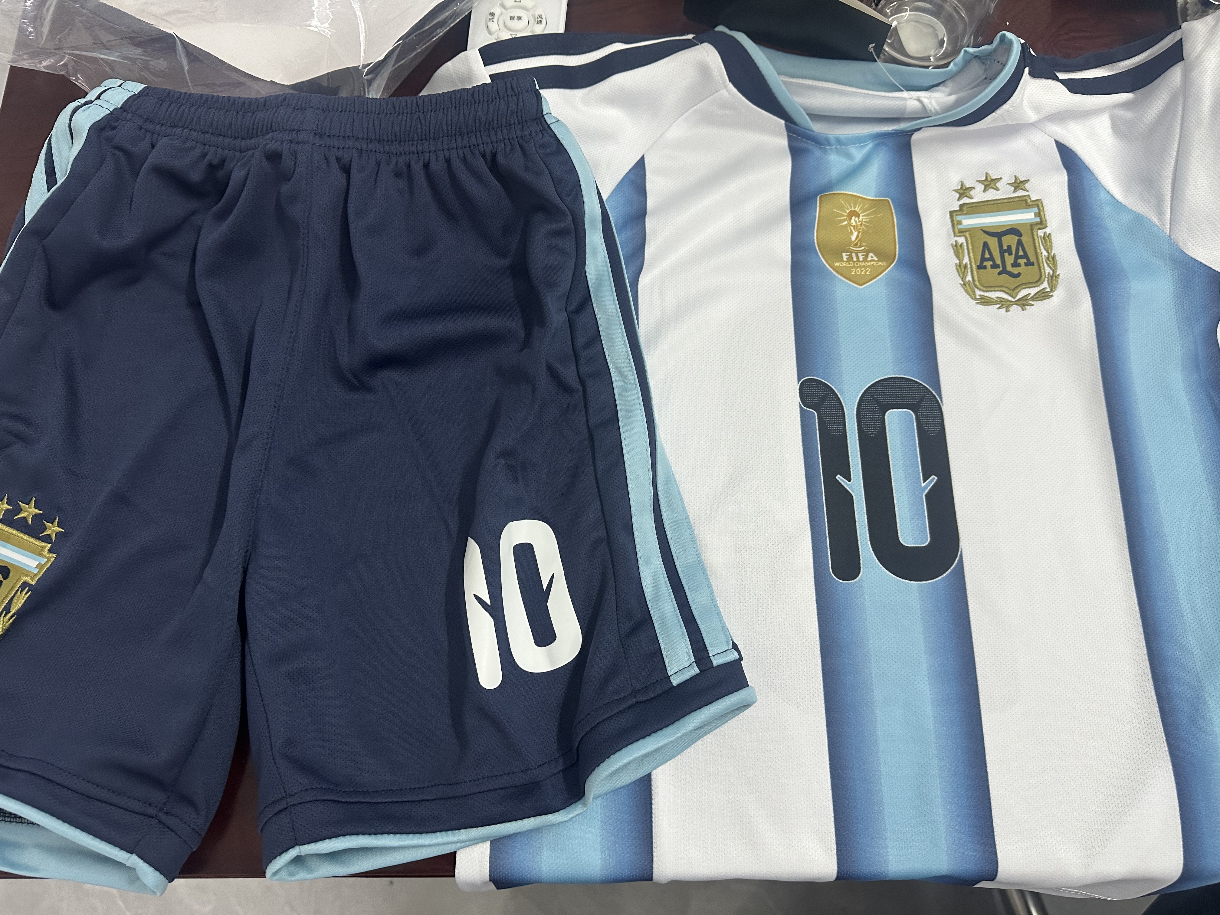 2026美加墨世界杯巴西10号主场足球服内马儿球衣速干儿童运动套装 2026世界杯阿根廷主场梅西10号 （不含袜） 24码【建议身高130-140CM】 实拍图