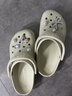 卡骆驰（CROCS）檀健次同款经典洞洞鞋轻便百搭女沙滩鞋包头拖鞋男鞋|10001 骨白色-2Y2(含智必星) 36 /37(220mm) 实拍图