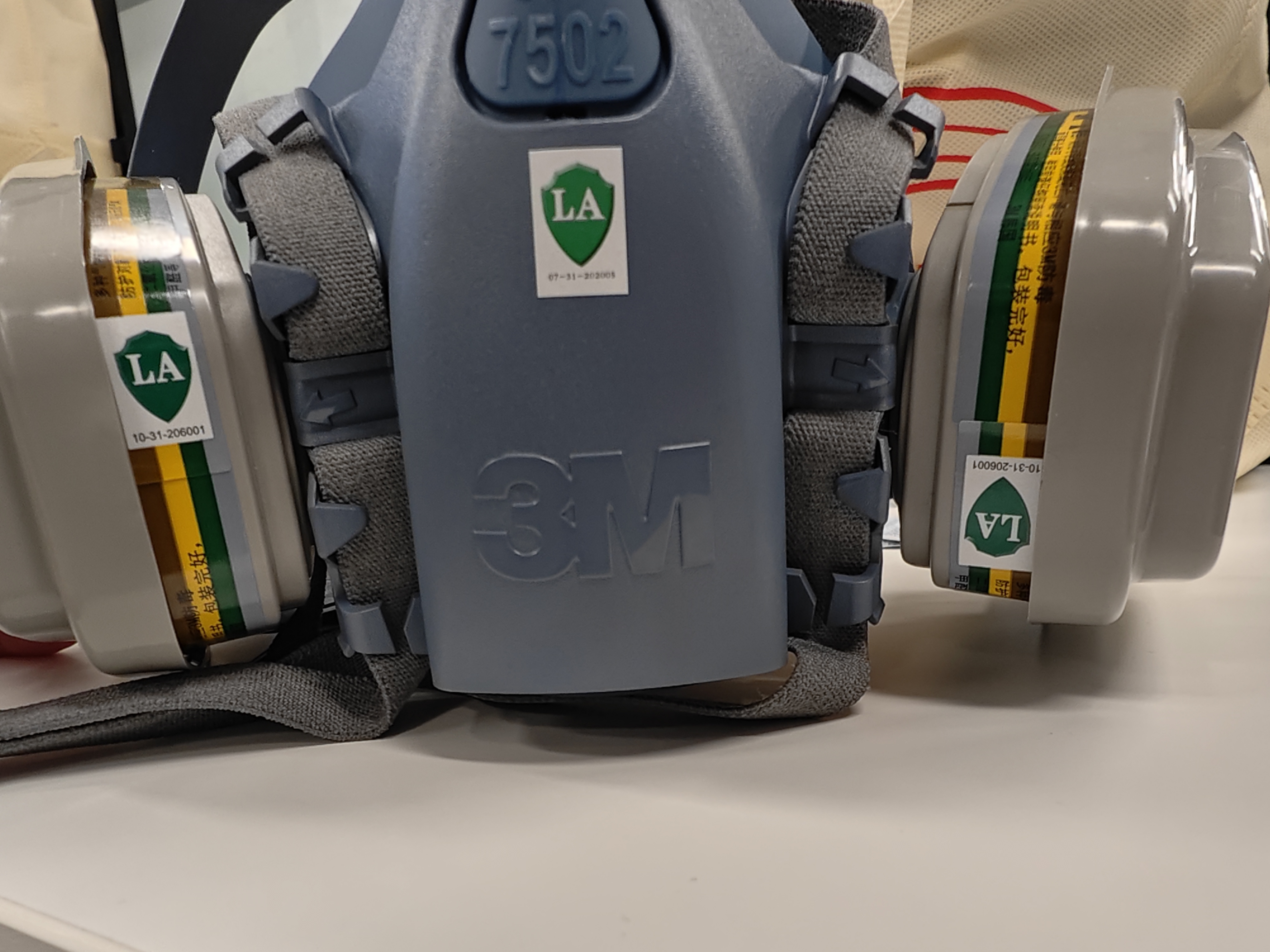 3M7502硅胶防毒面具主体中号 尘毒两用 防尘甲醛农药喷漆 不含滤毒盒 消防面具 实拍图