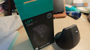 罗技（Logitech）Lift人体工学鼠标 垂直鼠标 小手鼠标 无线蓝牙鼠标 3台设备秒切换 带Logi Bolt接收器 黑色 实拍图