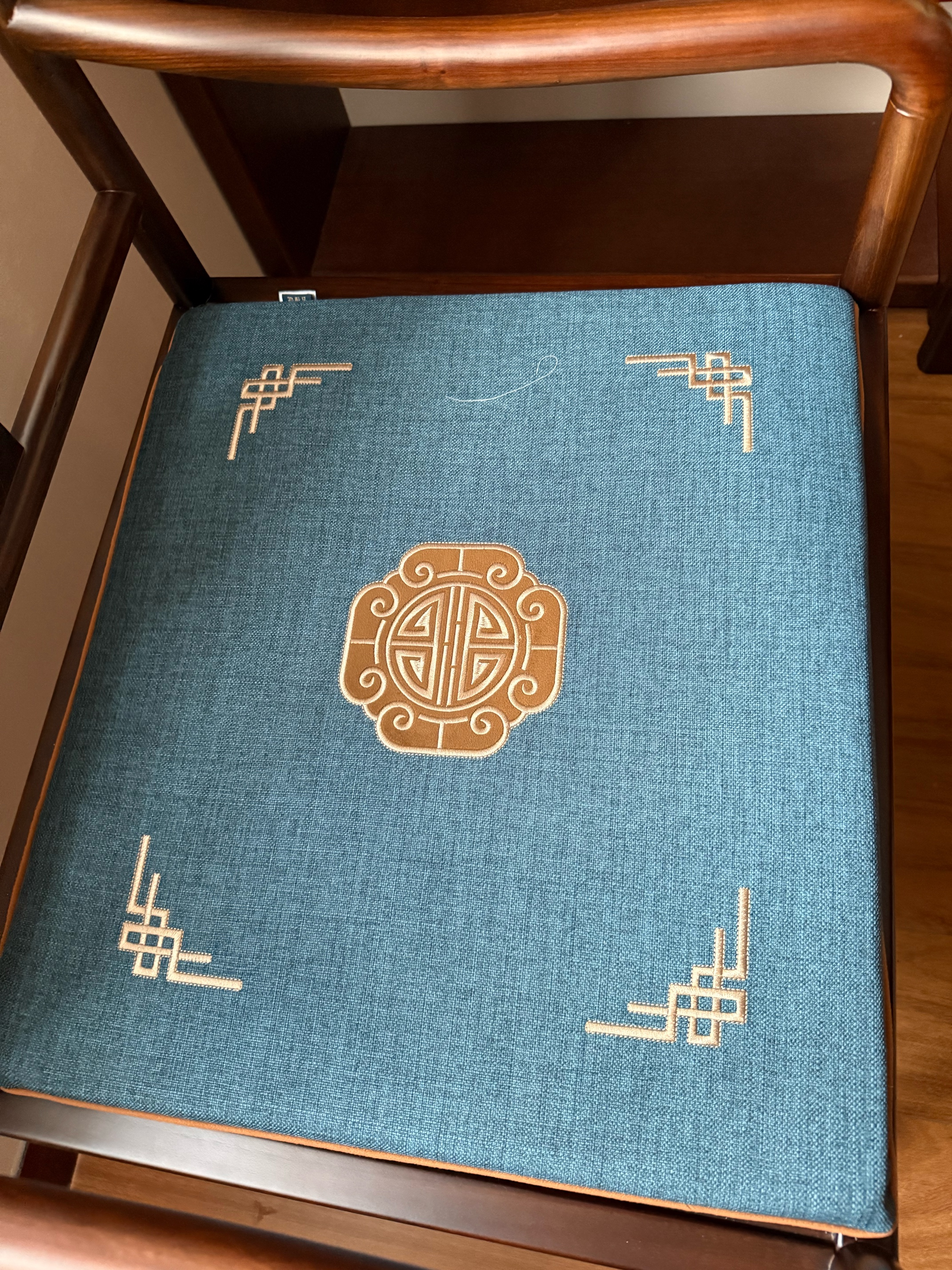 华幔盛庭中式红木椅子垫餐椅坐垫茶桌椅垫圈椅垫子防滑实木太师椅官帽椅垫 陶然居-深蓝【多丽丝麻/防水/防滑】热卖款 源头工厂定做【定制拍】 实拍图