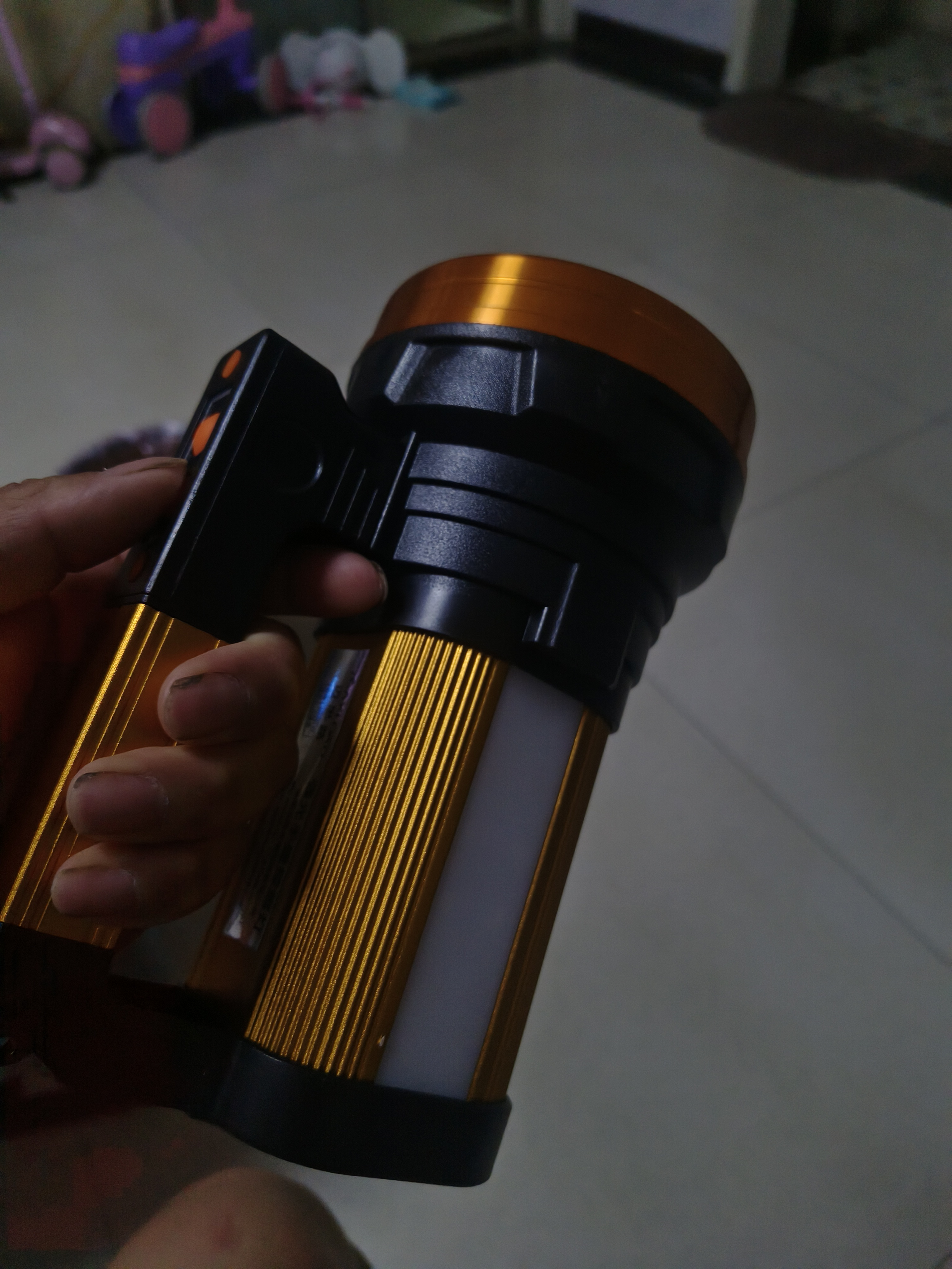 迈思路（MAX LOAD） 强光手电筒远射超亮充电式大功率户外超长续航led巡逻手提探照灯 顶配22000w续航150h 动力九锂电 实拍图