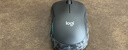罗技（Logitech）M220 轻音鼠标 无线鼠标 办公鼠标 对称鼠标 带无线微型接收器 灰黑色 实拍图
