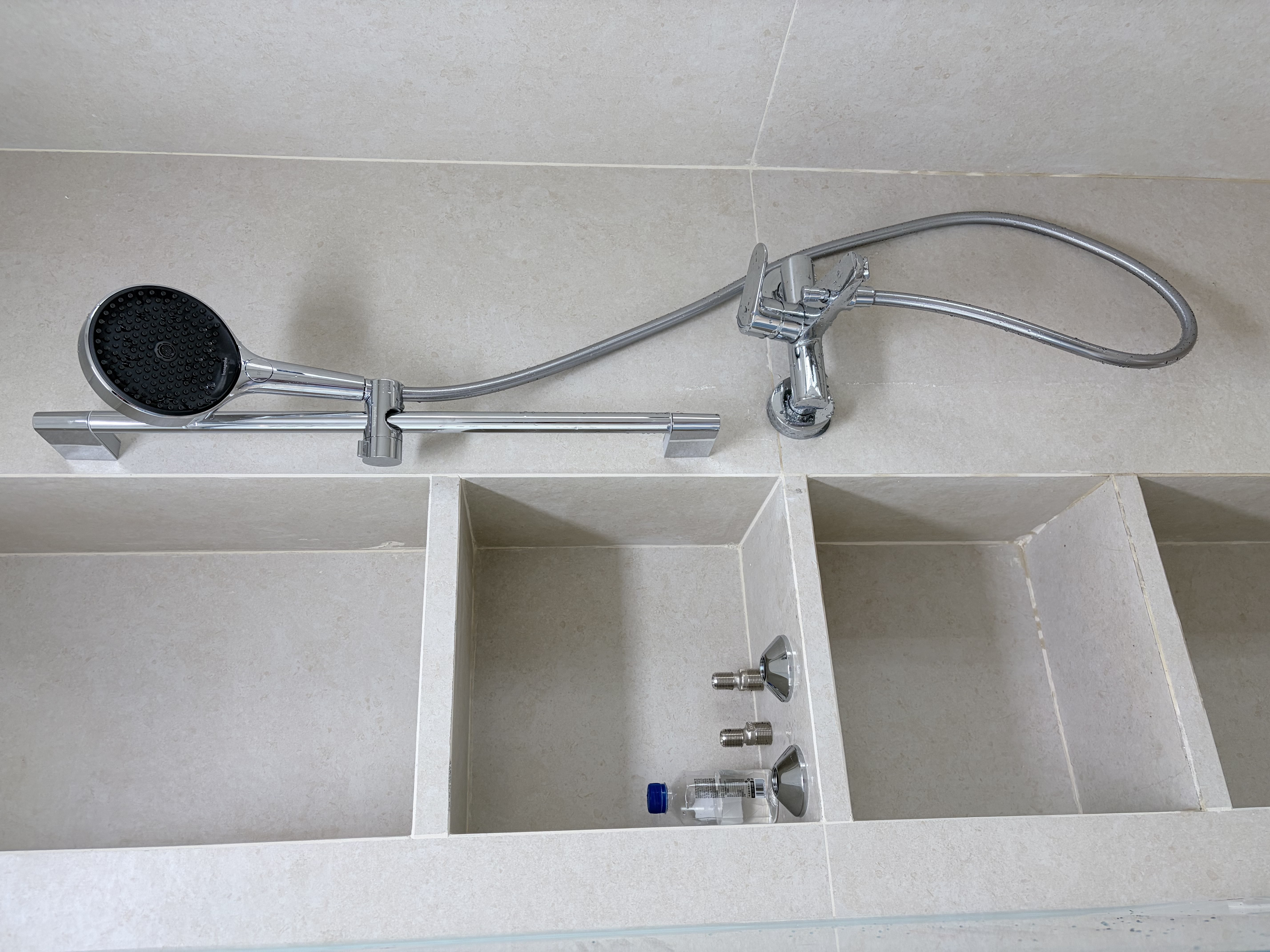 汉斯格雅（Hansgrohe）境雨手持花洒喷头恒温浴缸龙头淋浴组合套装智能花洒官方旗舰店 非恒温：境雨手持花洒-镀铬色 实拍图