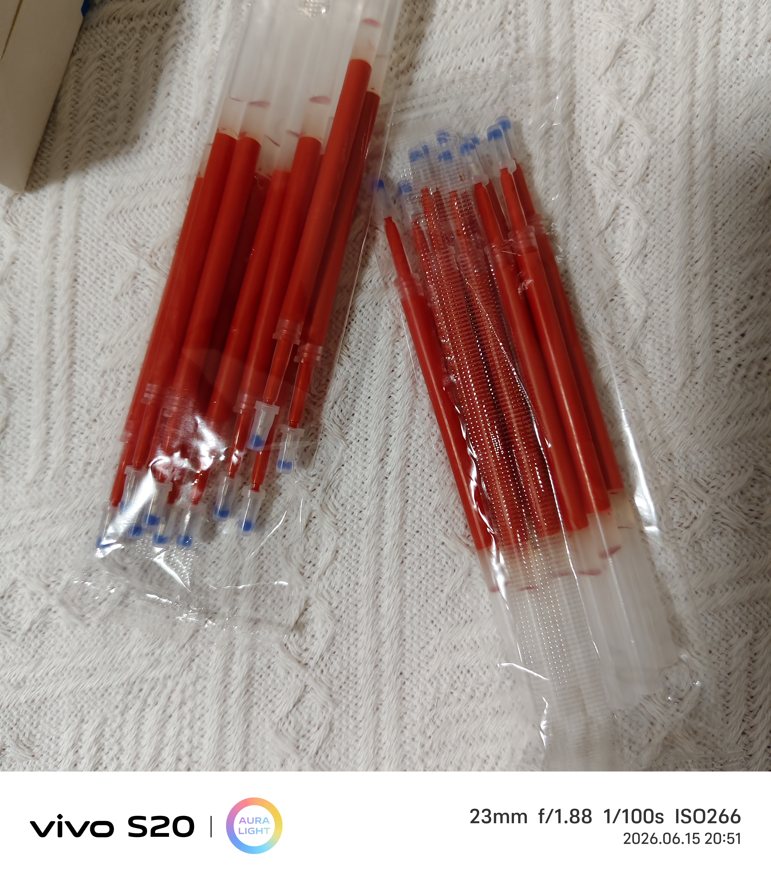 按动式中性笔教师用红笔子弹头老师改作业学生标记重点圆珠笔水笔 红色(按动中性笔) 20支笔芯 实拍图