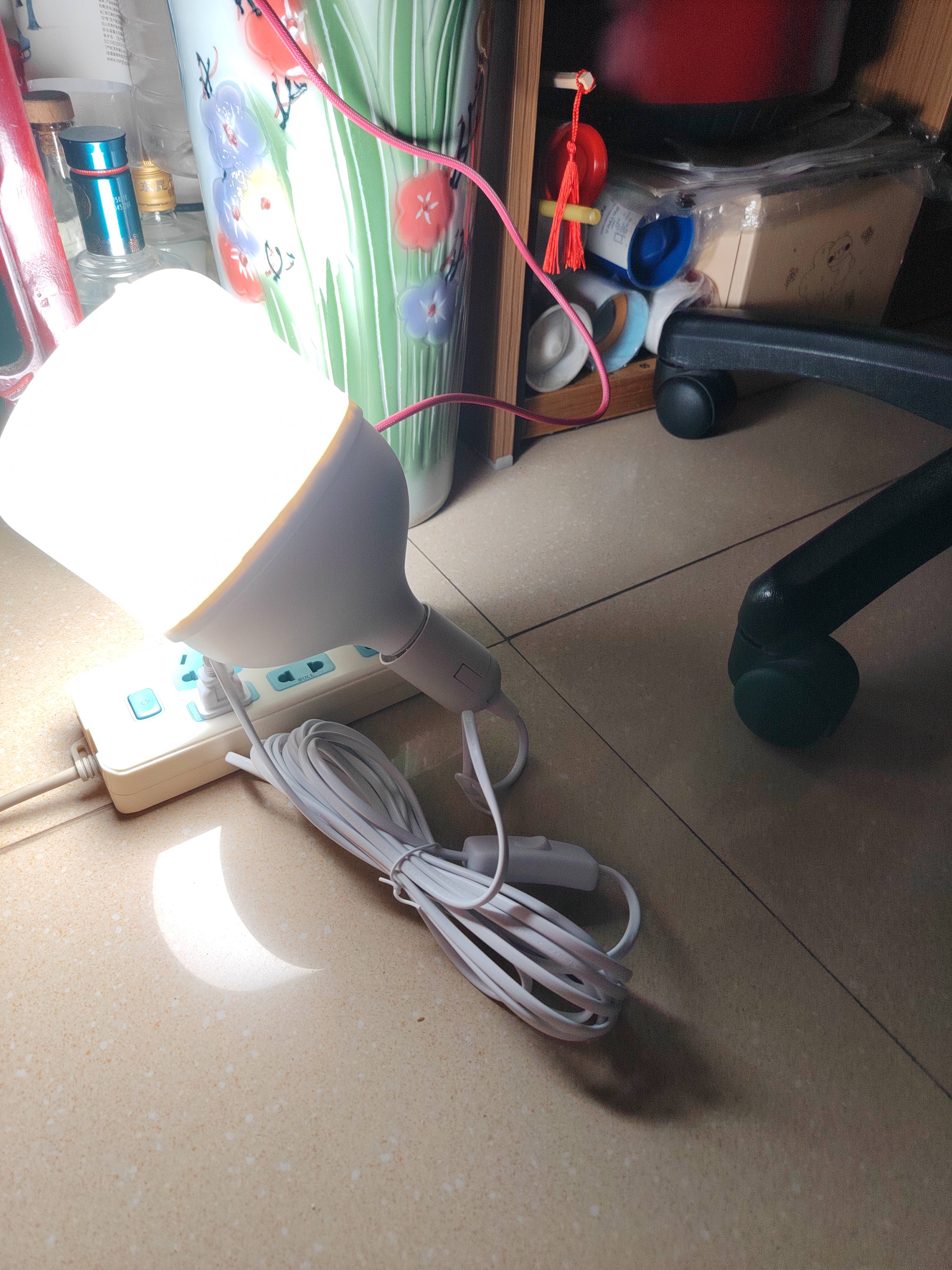 欧普照明（OPPLE）LED插电灯泡E27螺口灯泡大功率光源【20w-超白光6500K】1只装+二插5米灯线 实拍图