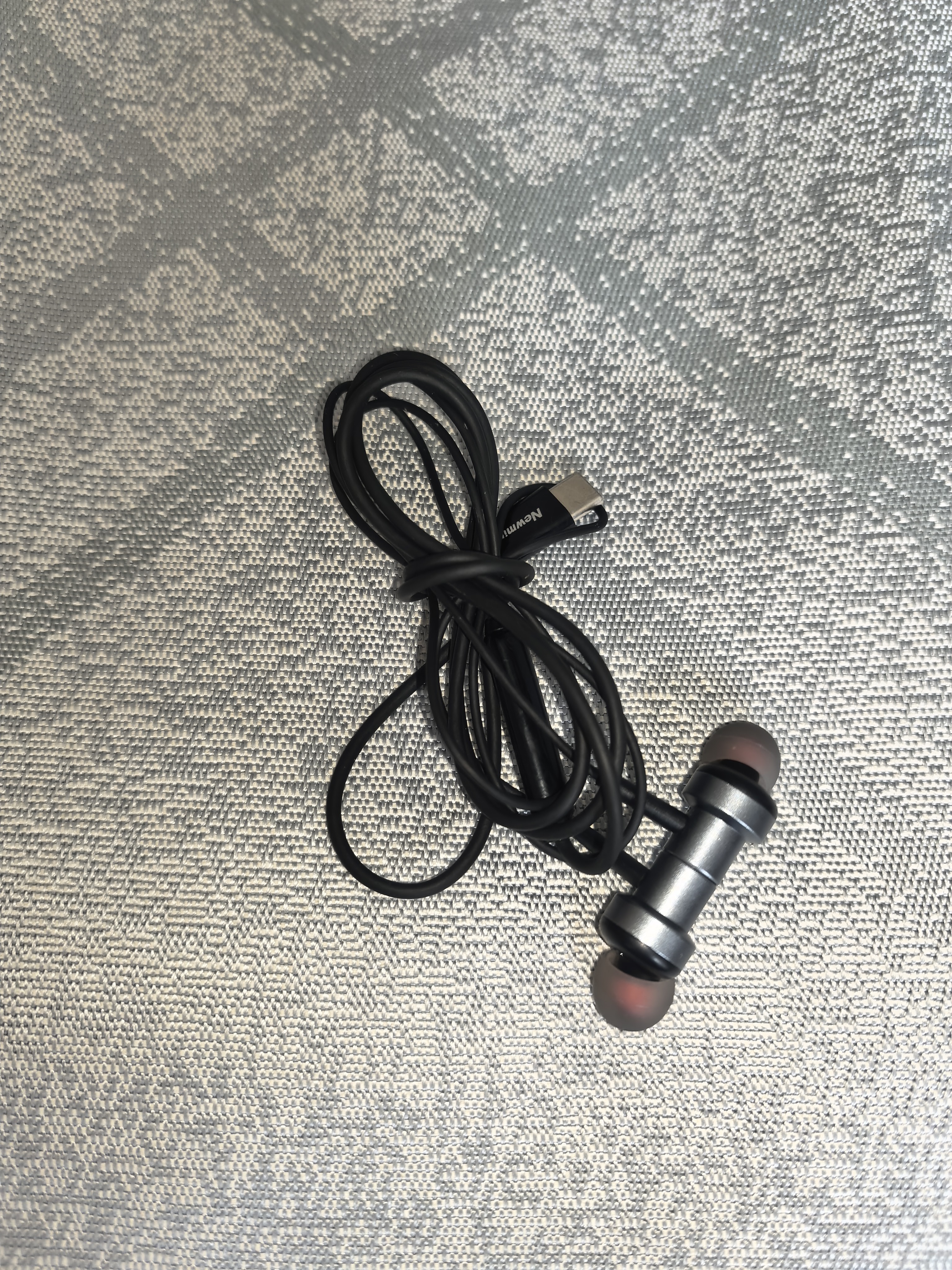 纽曼（Newmine）【TOP榜】XL13typec耳机线控有线音乐手机数字耳机type-c版入耳式磁吸耳头适用苹果华为等 铁灰色 实拍图