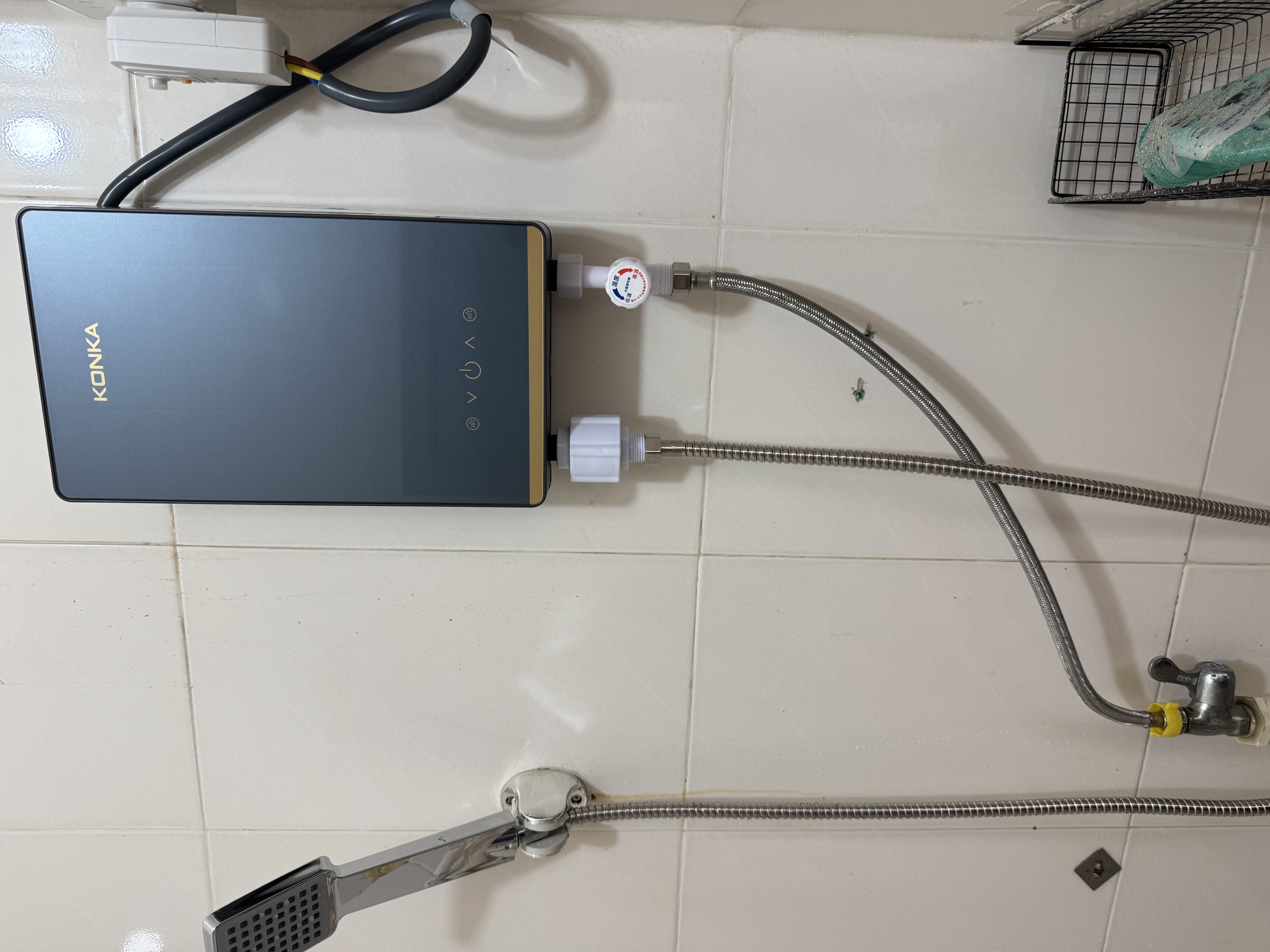 康佳（KONKA）【6050W 速热 + 免打孔安装 + 磁化净水】即热式电热水器 家用厨房小厨宝出租房洗澡 DSZF-KF6003G 实拍图