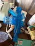 宜品达电动水枪6-12岁打水仗大容量儿童玩具水枪自动连发射程远戏水玩具 蓝色-M416水枪【爆闪火光+联动回膛+超长续航】 适用5-14岁孩子 实拍图