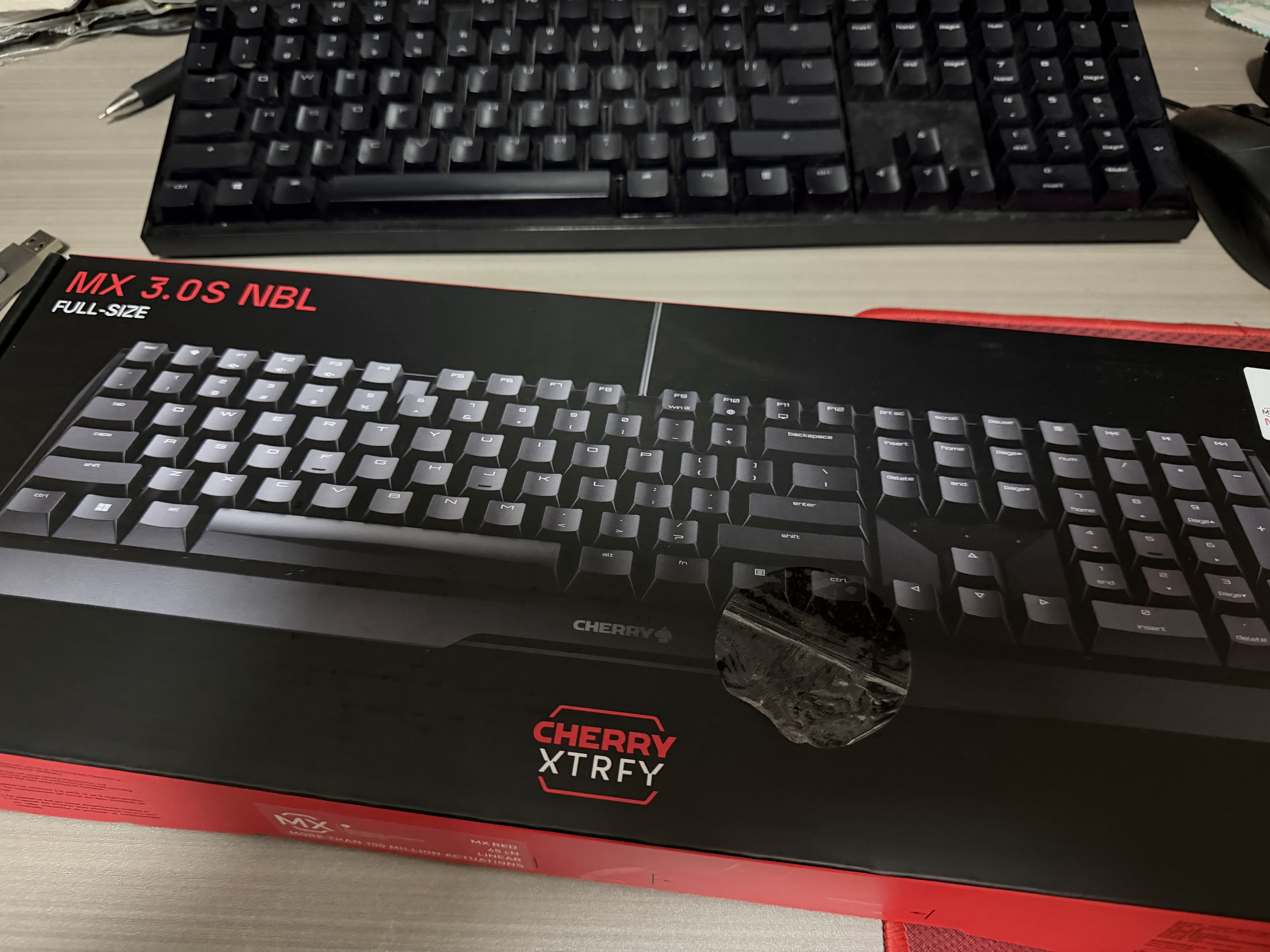CHERRY樱桃MX3.0S机械键盘 游戏键盘 电竞键盘 有线办公电脑键盘108键 侧刻键帽 合金外壳 实拍图