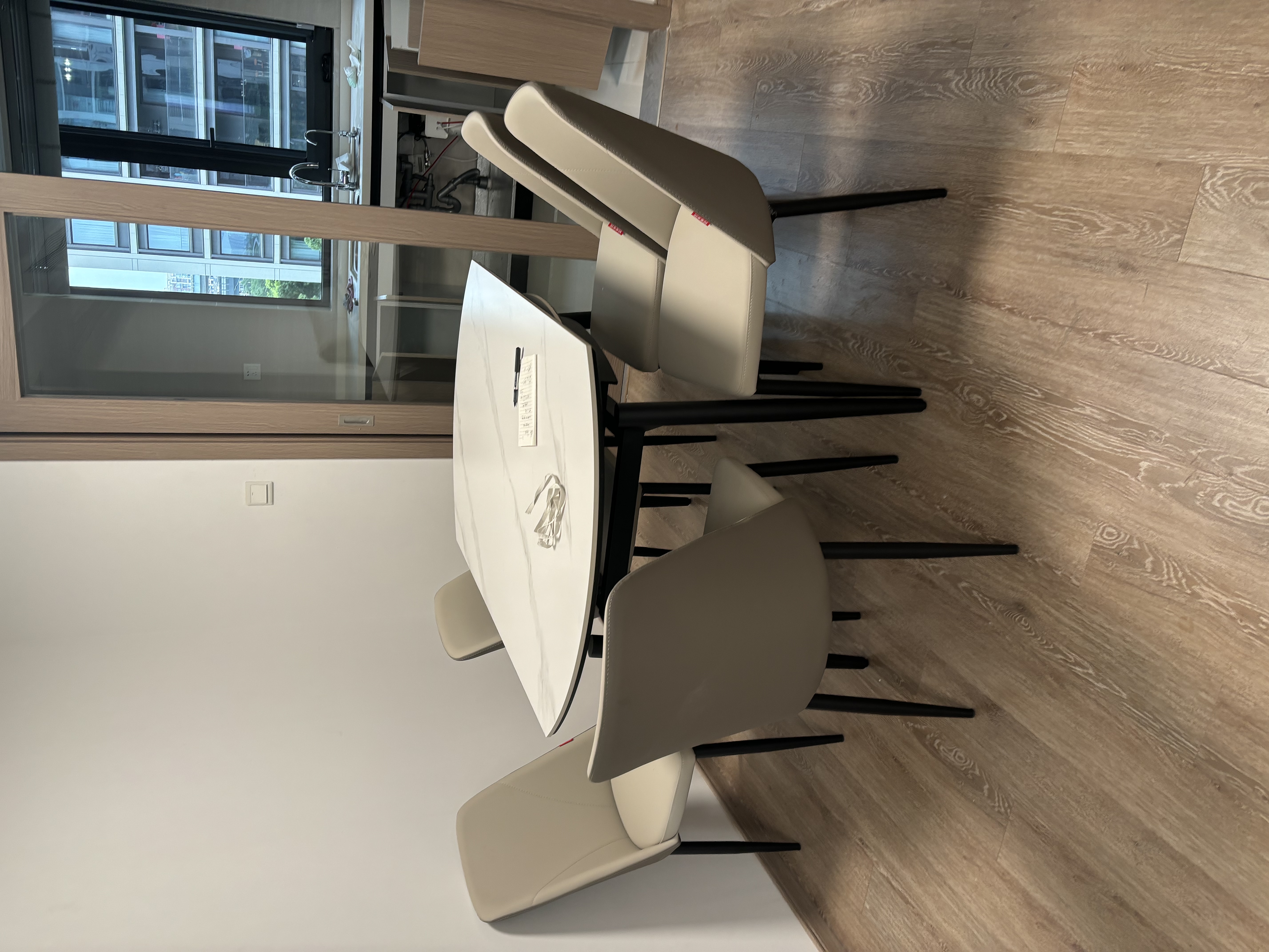 顾家家居（KUKA）现代简约岩板家用餐桌椅组合DS7209T 哑光餐桌+折线灰椅*6 1.35米 实拍图
