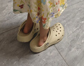 卡骆驰（CROCS）檀健次同款经典洞洞鞋轻便百搭女沙滩鞋包头拖鞋男鞋|10001 骨白色-2Y2(含智必星) 36 /37(220mm) 实拍图