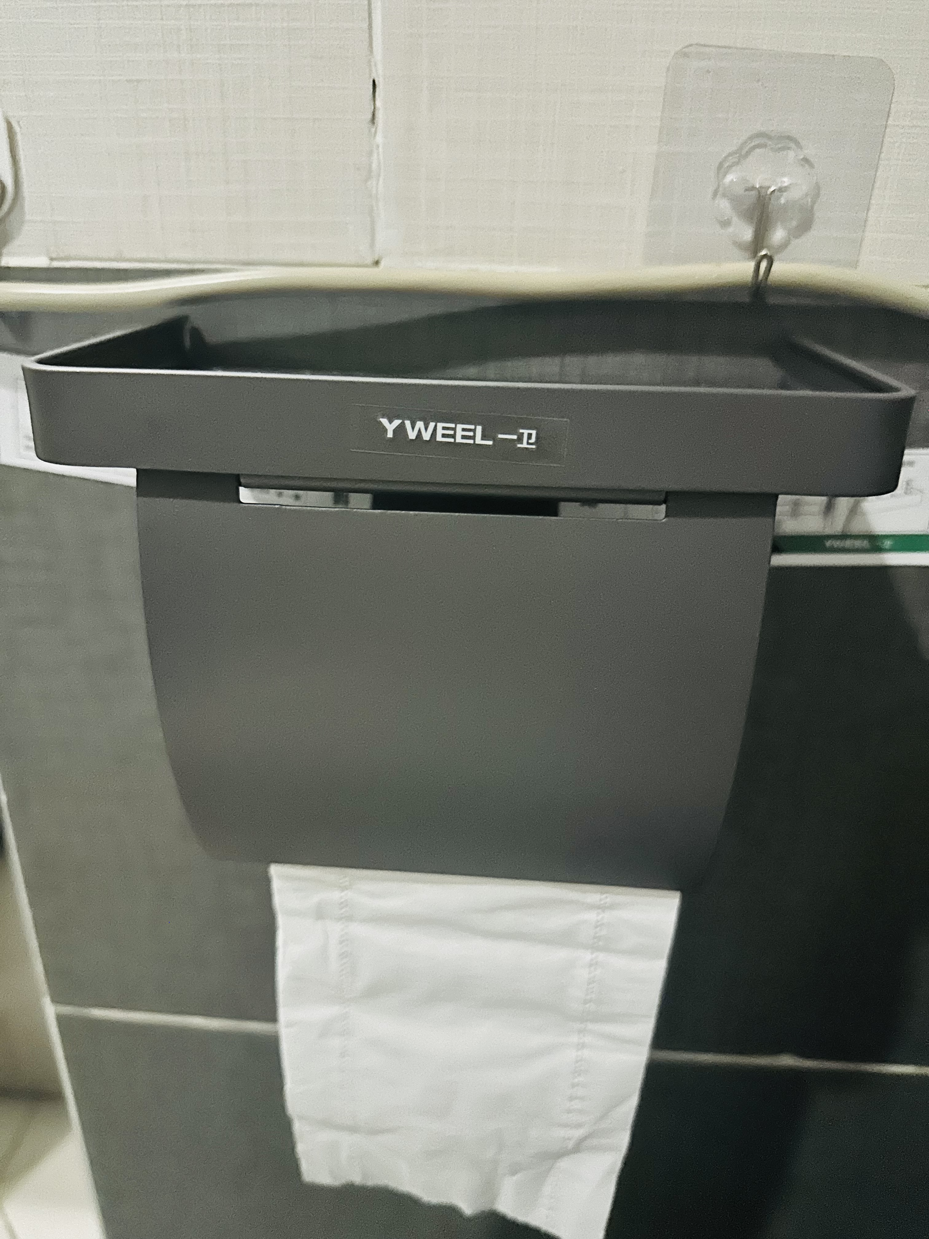一卫（yweel）卫生间纸巾盒壁挂式厕所纸巾架浴室免打孔防水厕纸盒洗手间卷纸架 枪灰-加厚大空铝纸巾架-带盖 实拍图
