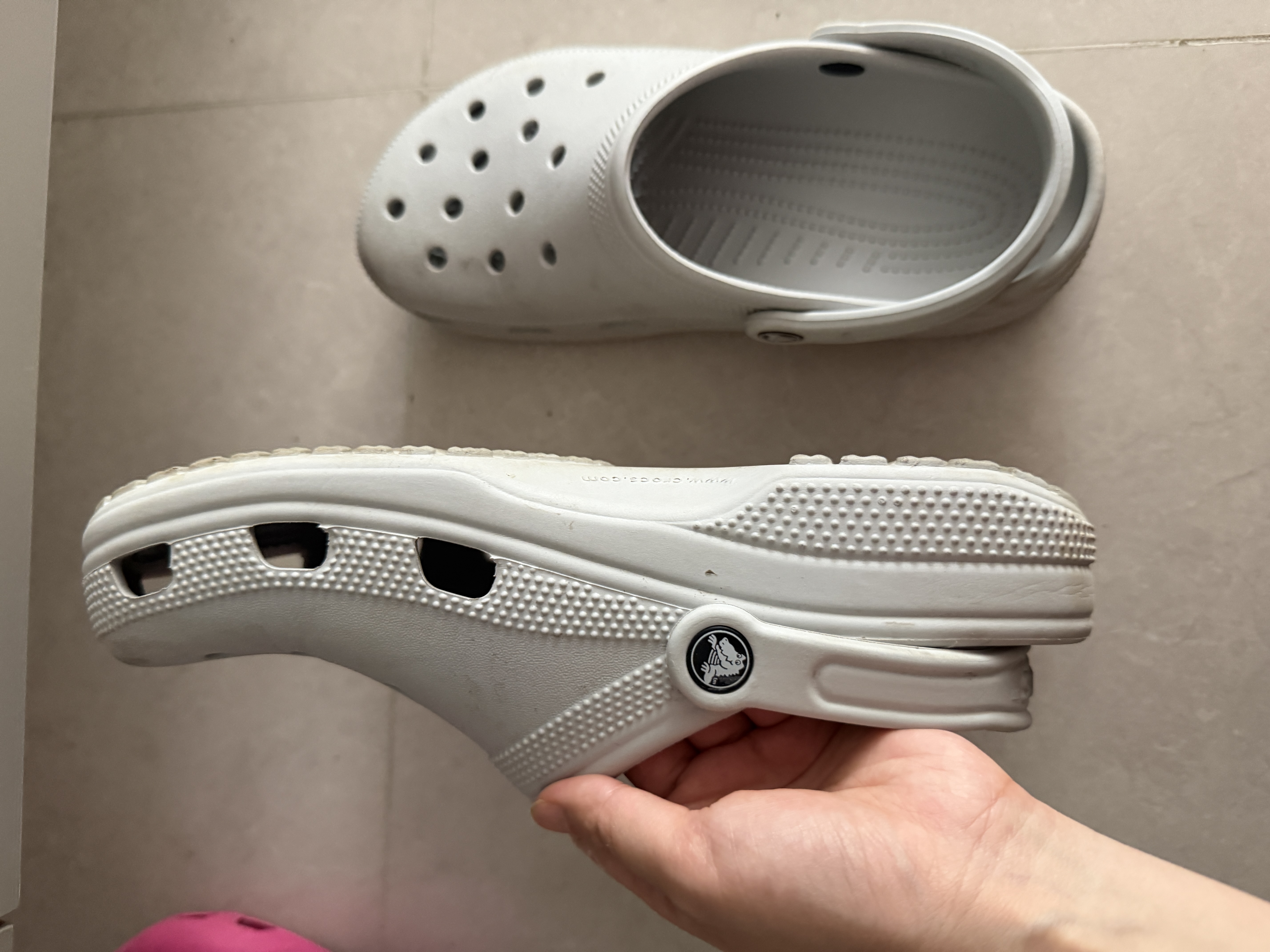 卡骆驰（CROCS）经典洞洞鞋轻便百搭女沙滩鞋包头拖鞋男鞋|10001 大气灰-1FT(含智必星) 41 /42(260mm) 实拍图
