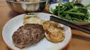 鲜京采 谷饲牛肉汉堡饼1.44kg（12片）牛肉饼牛肉馅早餐包装随机发货 实拍图