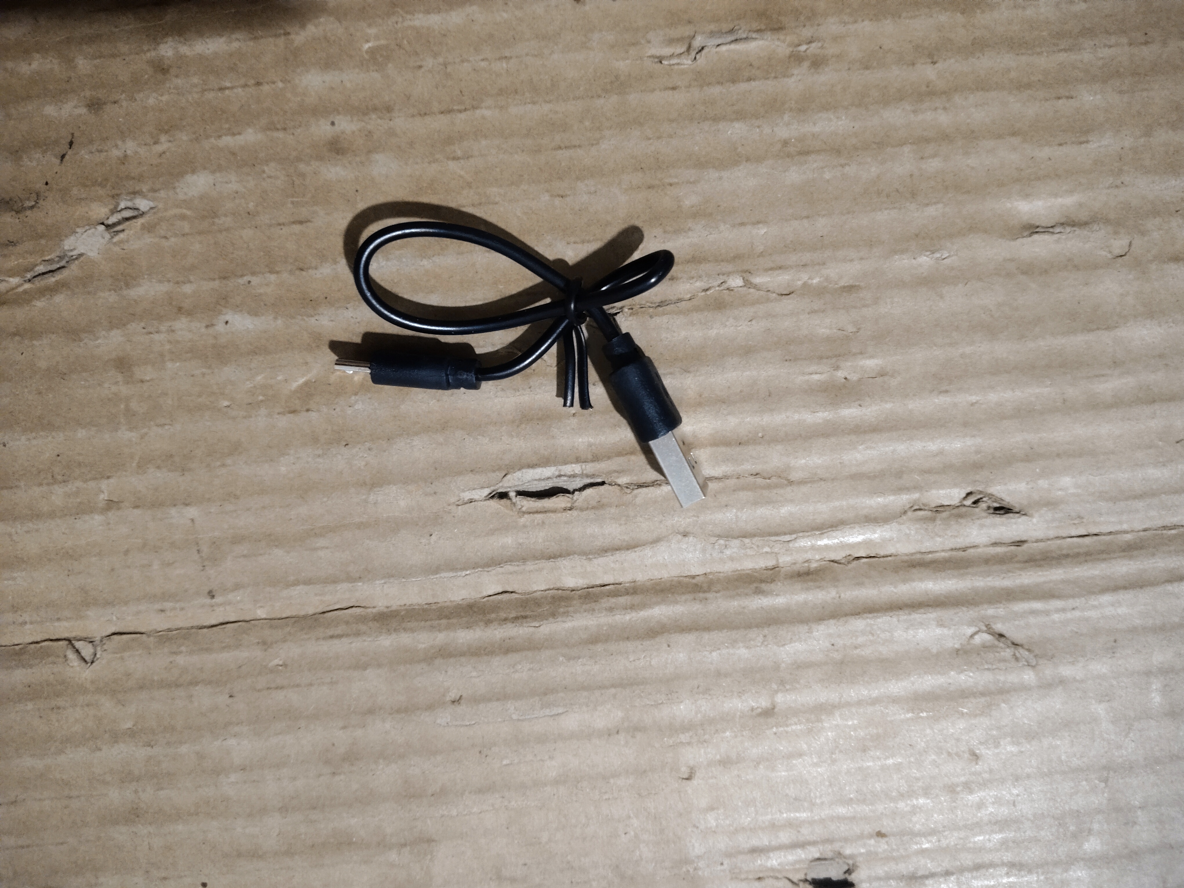 品怡 无线蓝牙音箱 便携插卡U盘外放音响播放器 迷你酷炫彩发光小音箱 蓝色 实拍图
